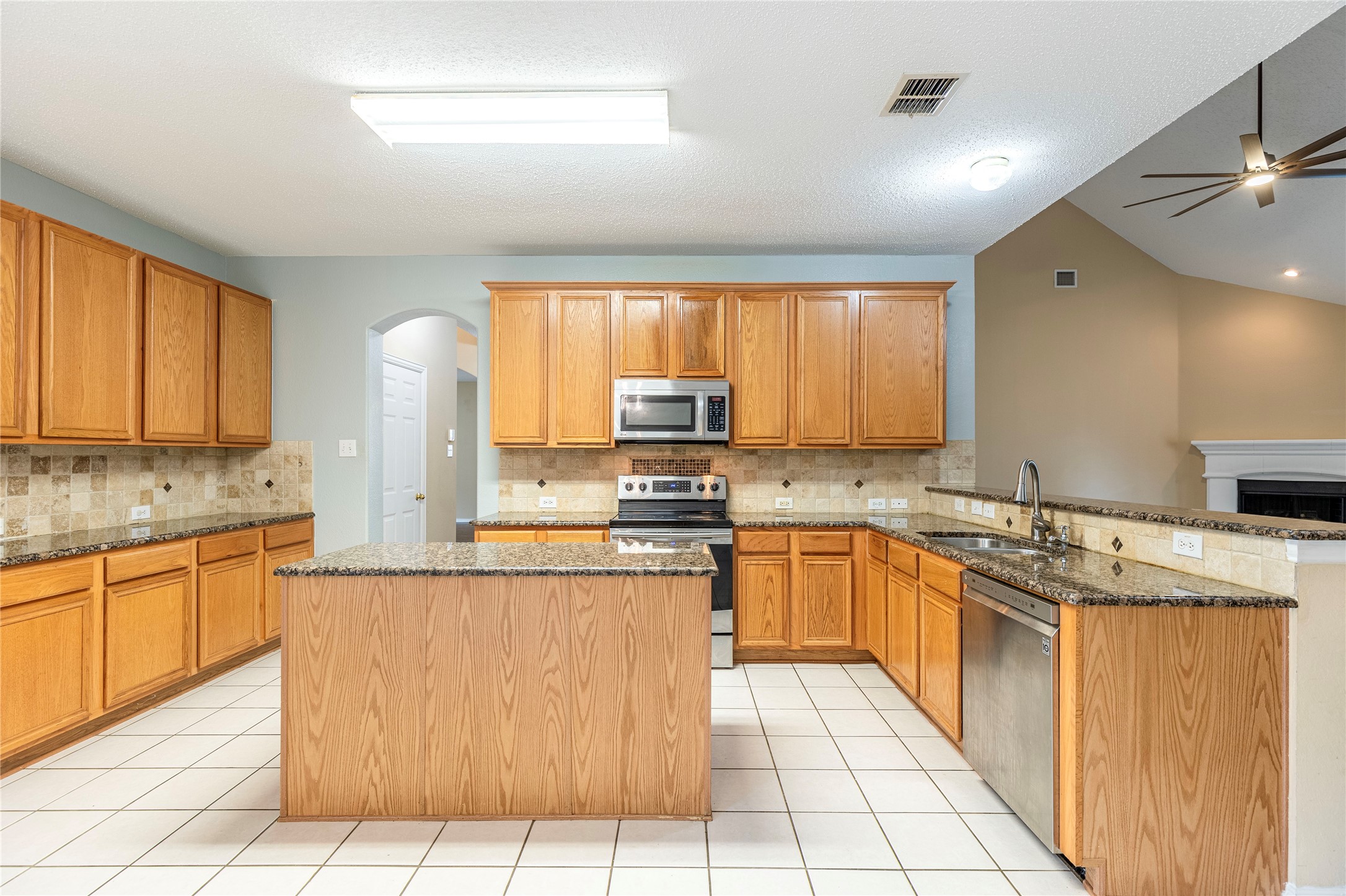 1011 Huntington Trail