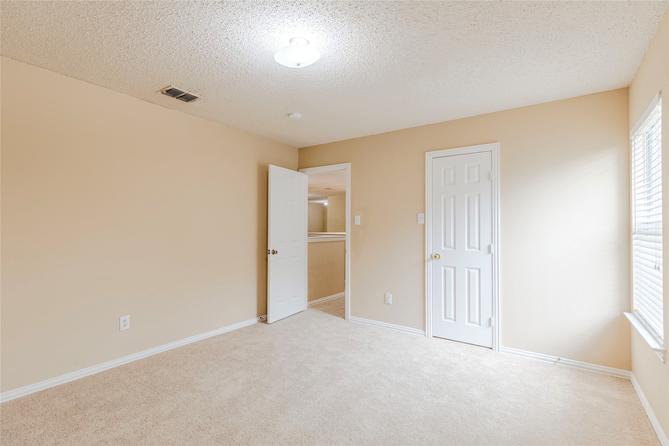 1011 Huntington Trail