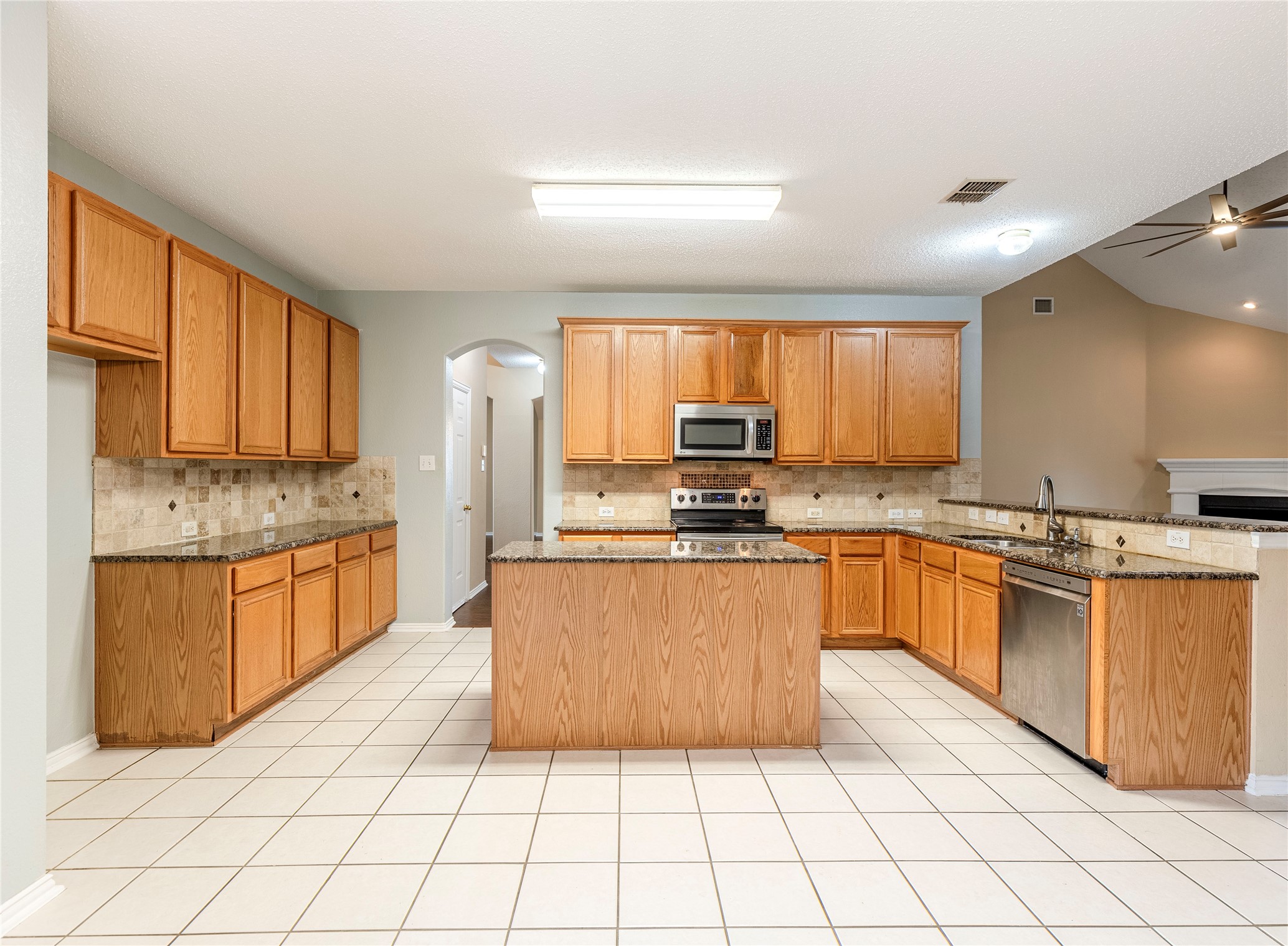 1011 Huntington Trail