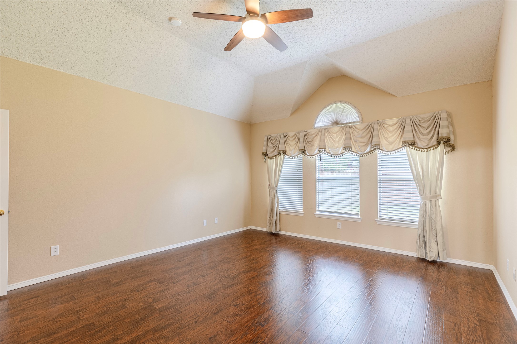 1011 Huntington Trail