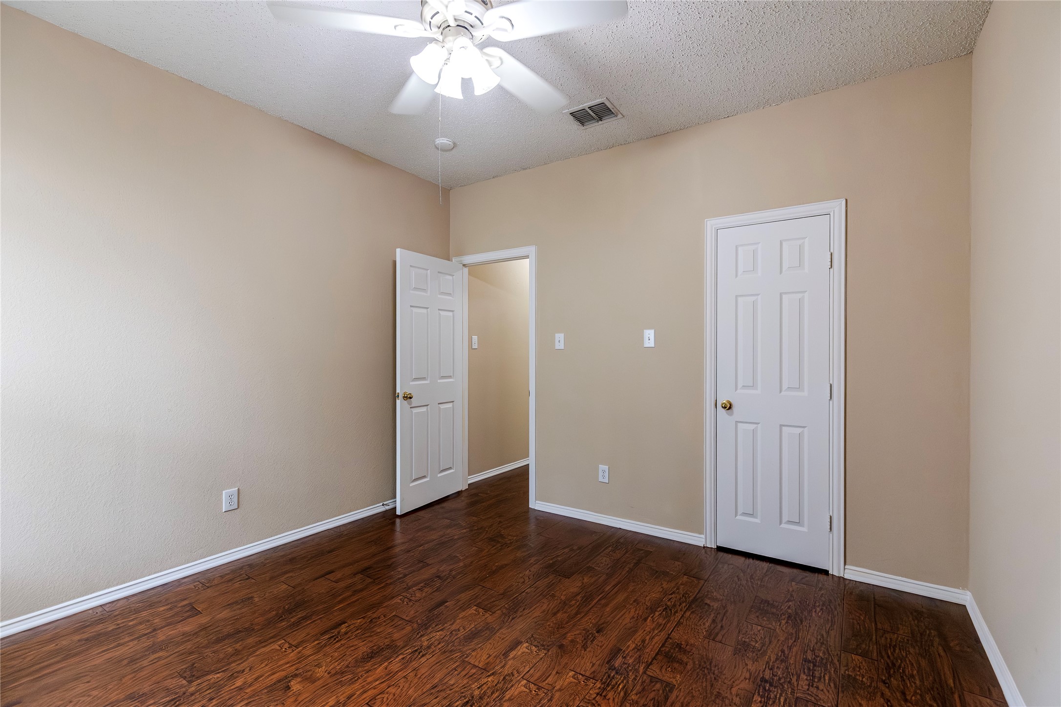 1011 Huntington Trail