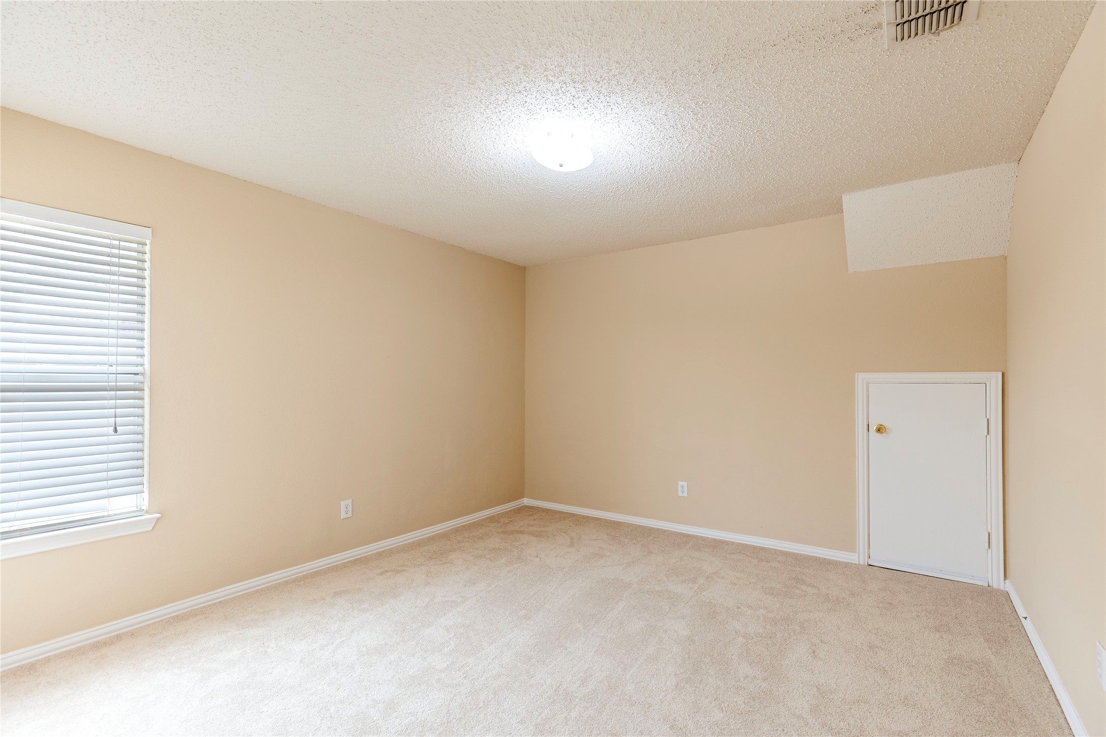 1011 Huntington Trail