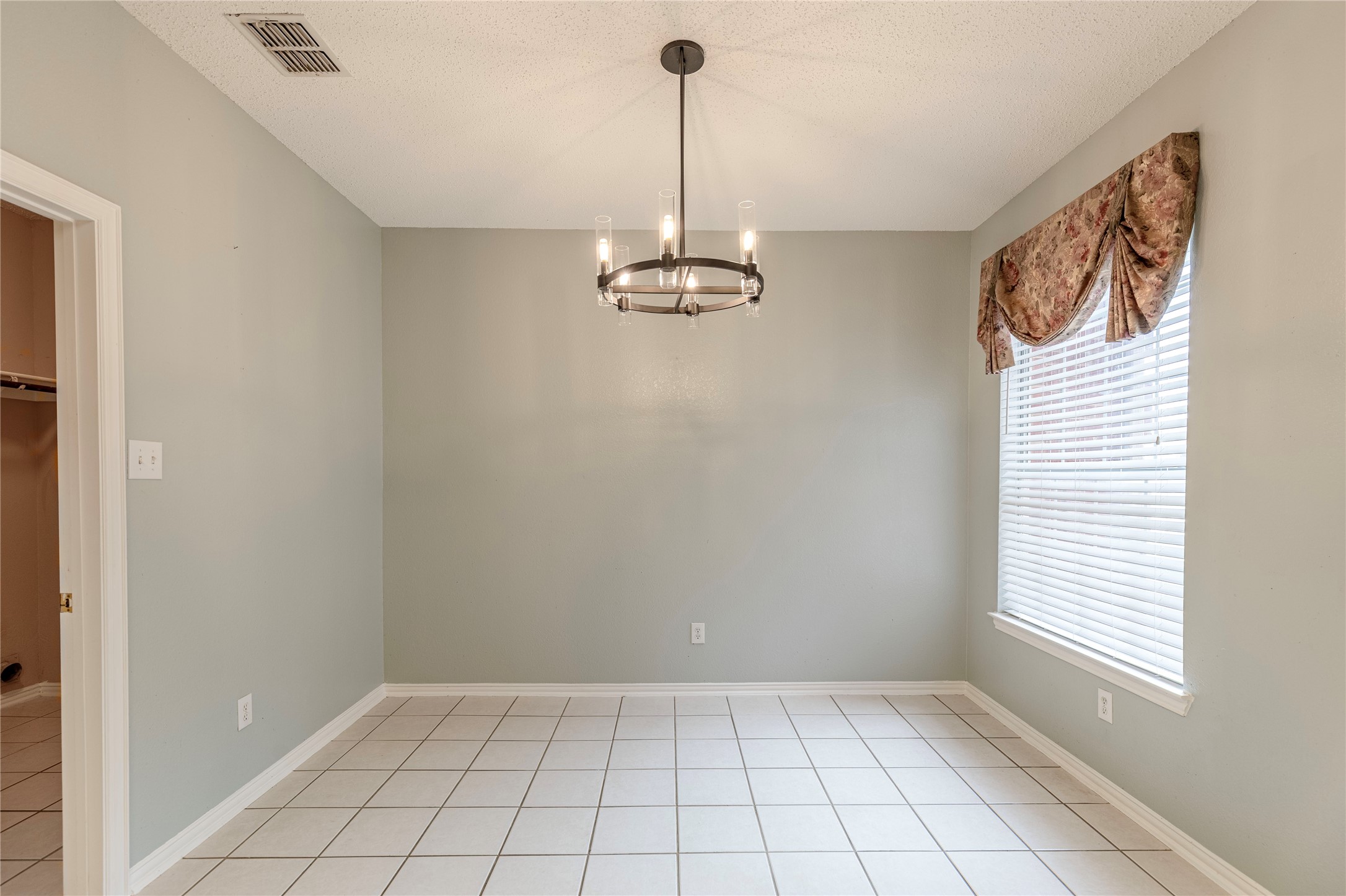 1011 Huntington Trail