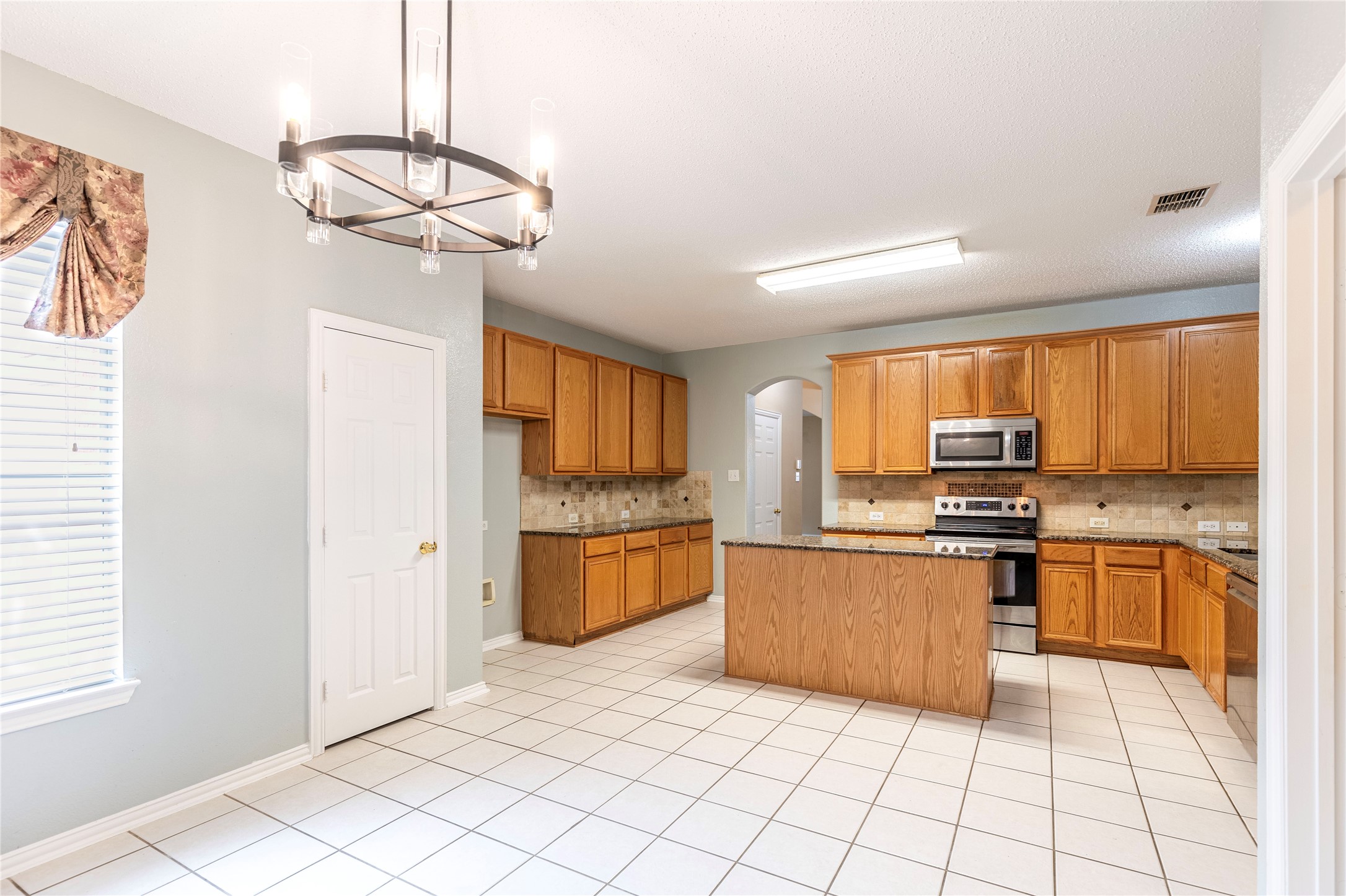 1011 Huntington Trail