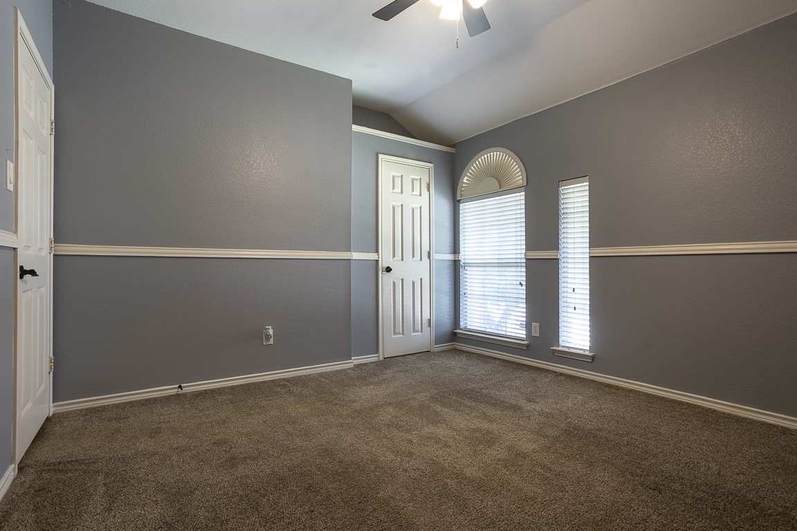 2226 Oak Grove Circle