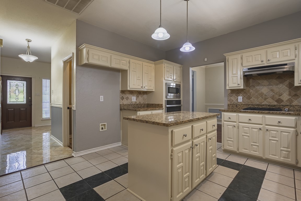 2226 Oak Grove Circle