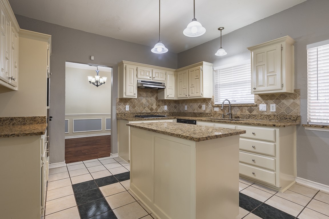 2226 Oak Grove Circle