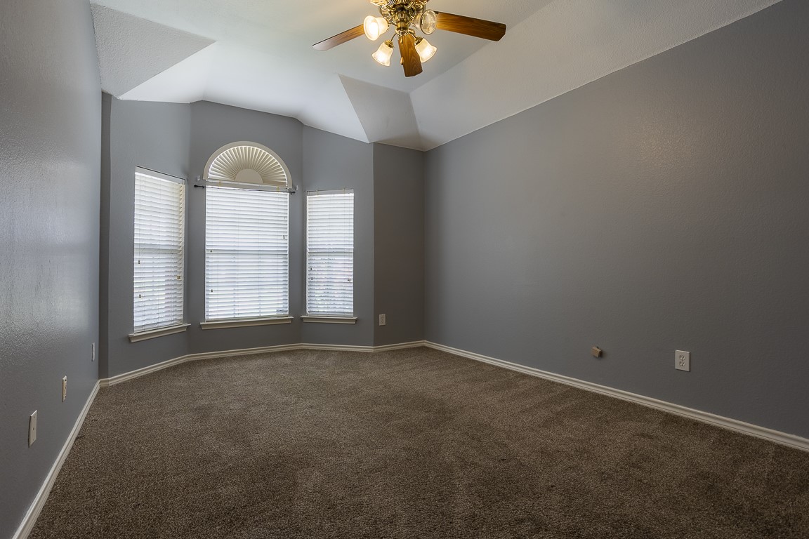 2226 Oak Grove Circle