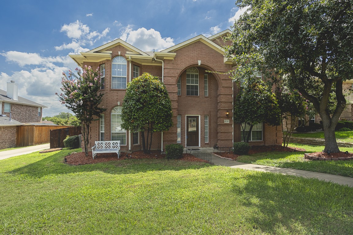 2226 Oak Grove Circle