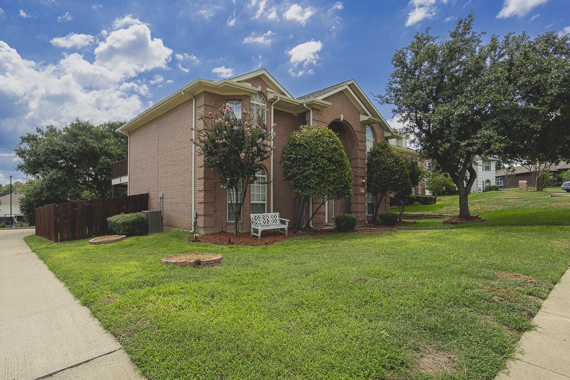 2226 Oak Grove Circle