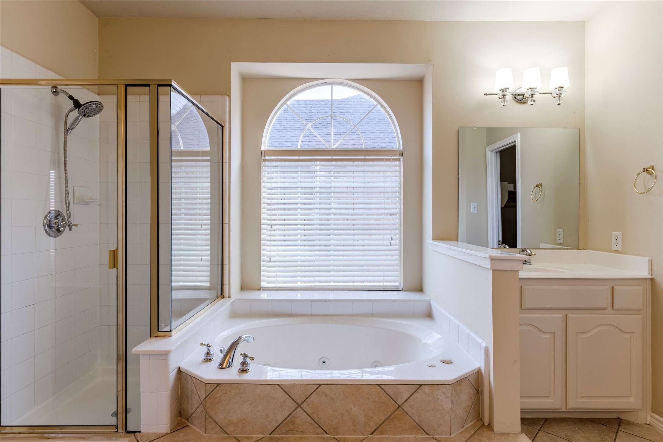 8410 Royal Montreal Drive