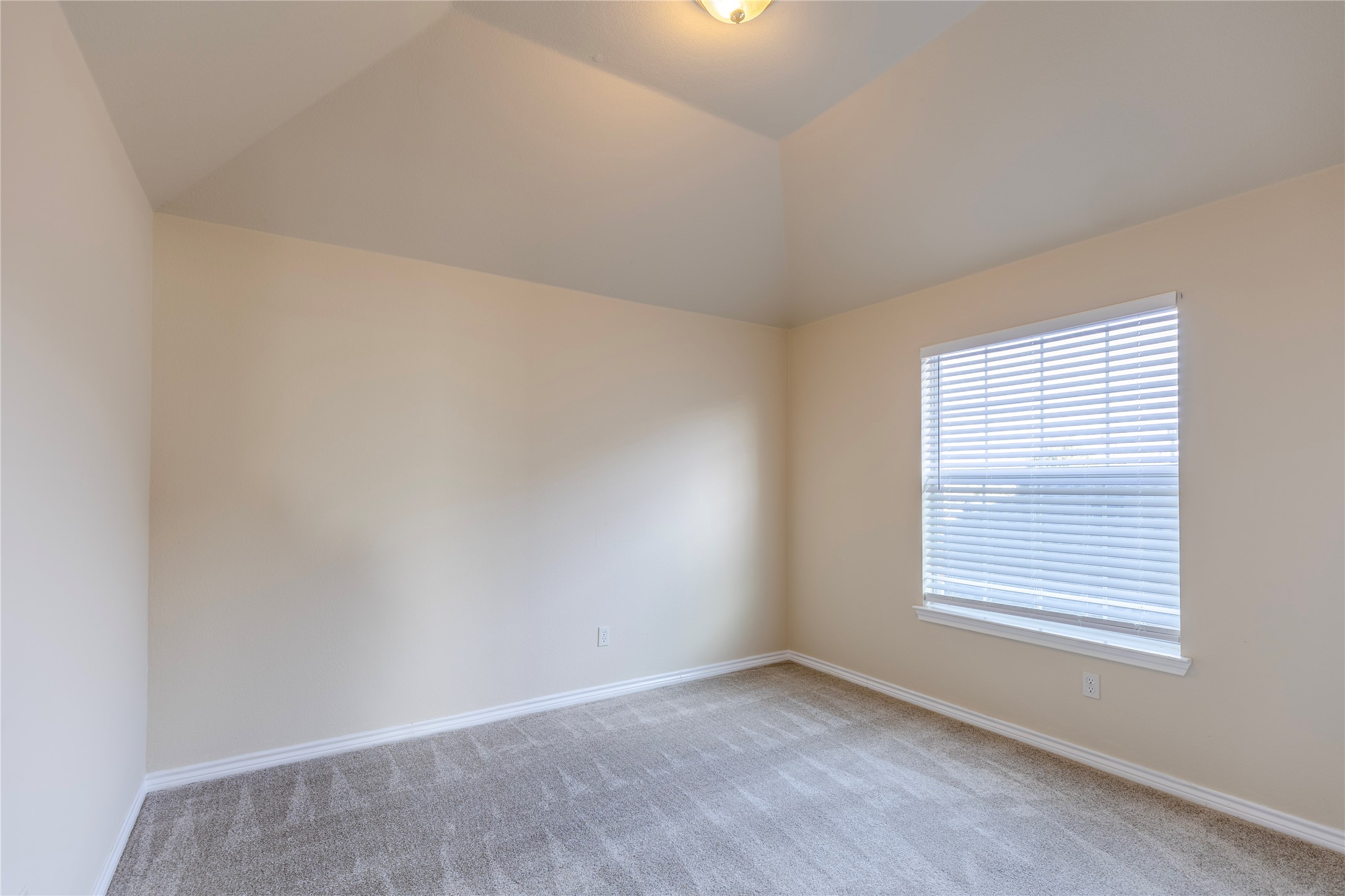 8410 Royal Montreal Drive