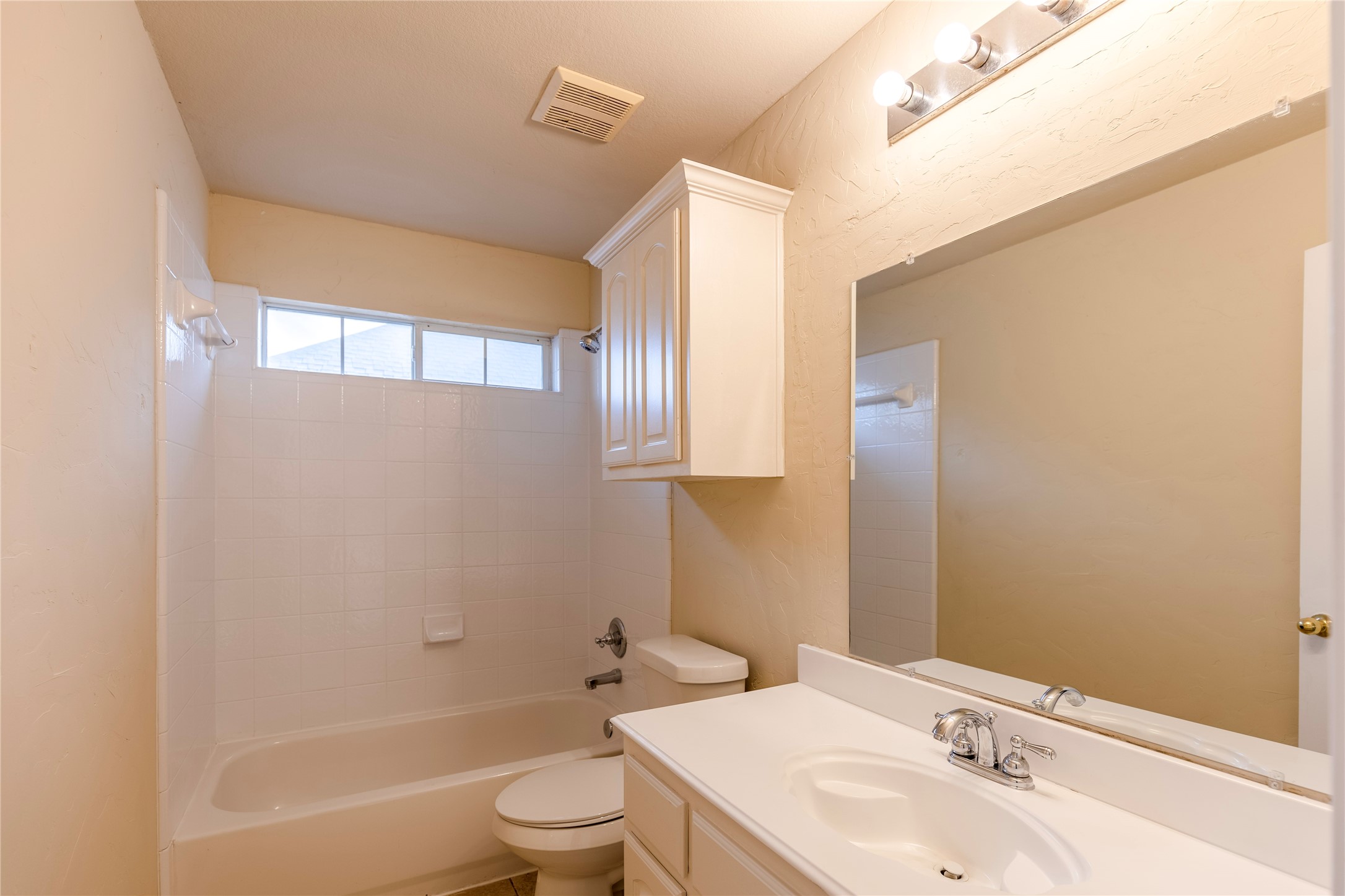 8410 Royal Montreal Drive