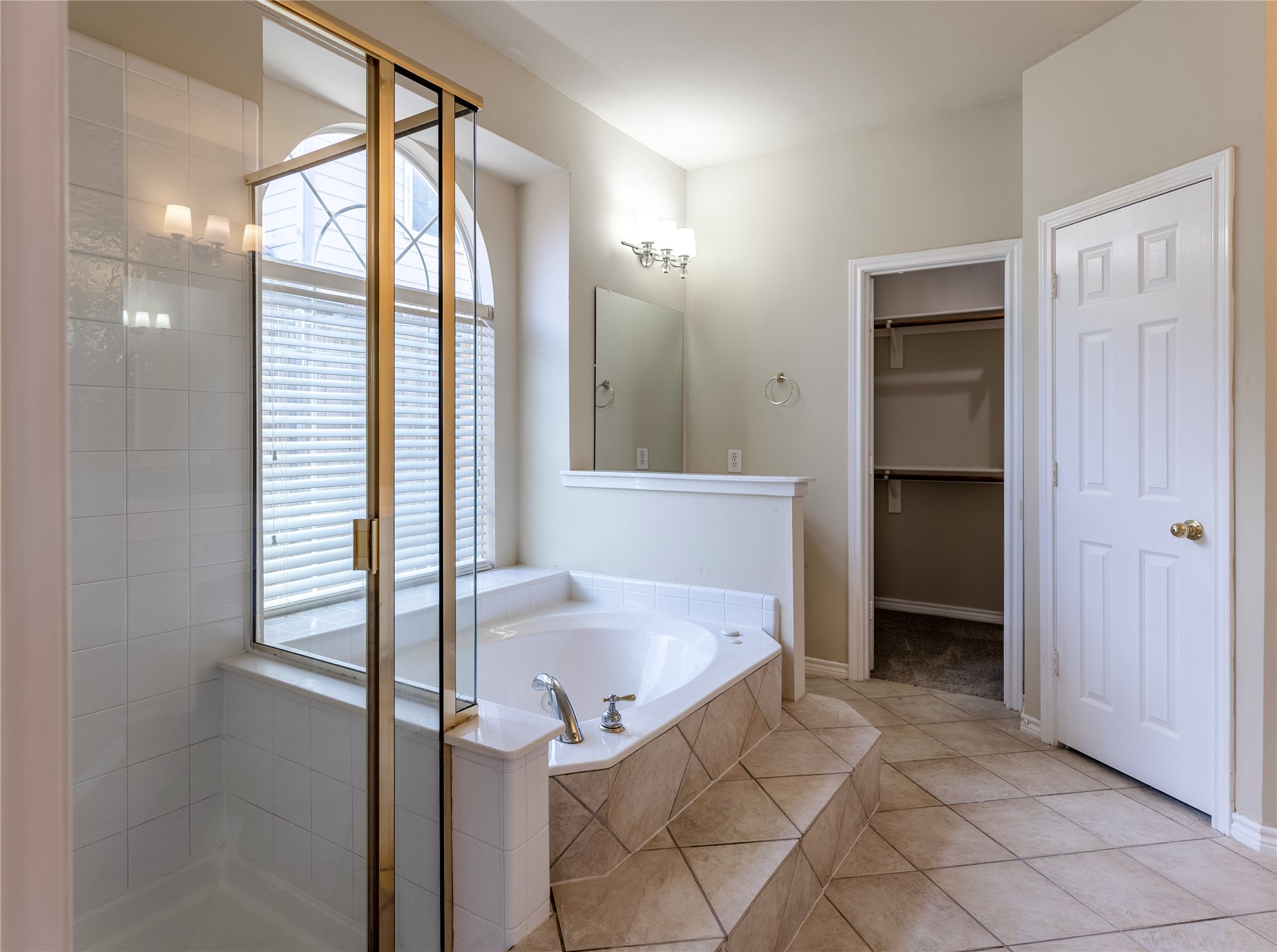 8410 Royal Montreal Drive