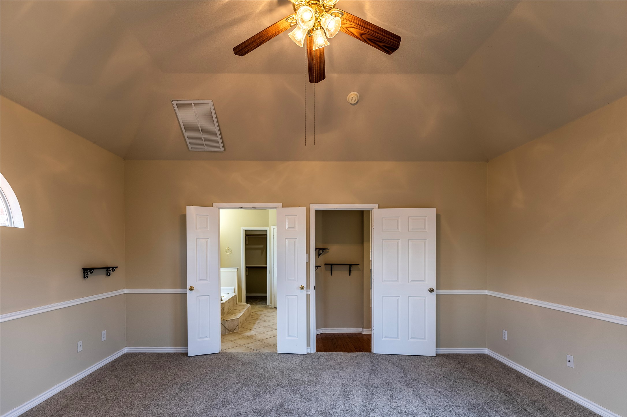 8410 Royal Montreal Drive