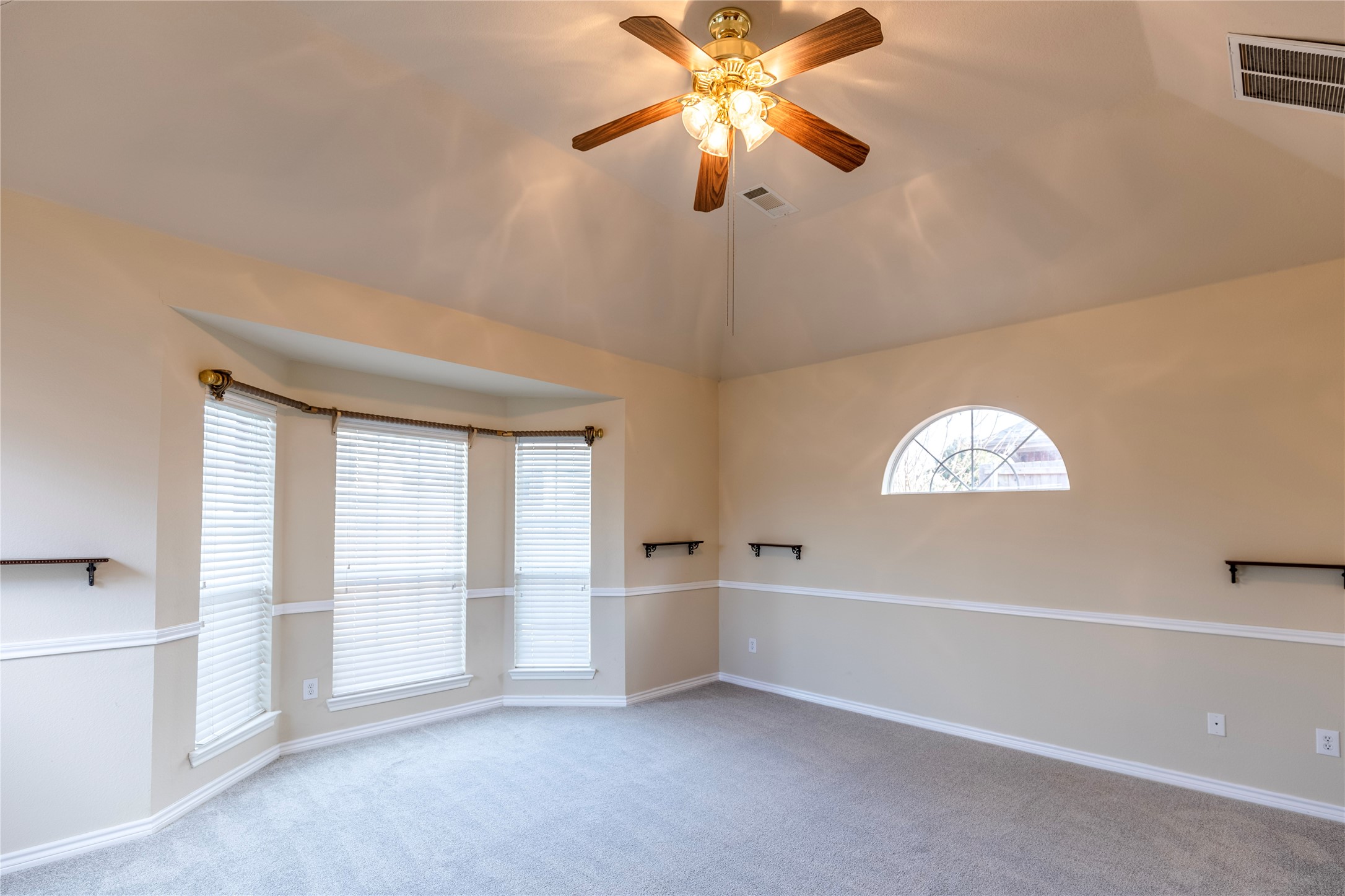 8410 Royal Montreal Drive