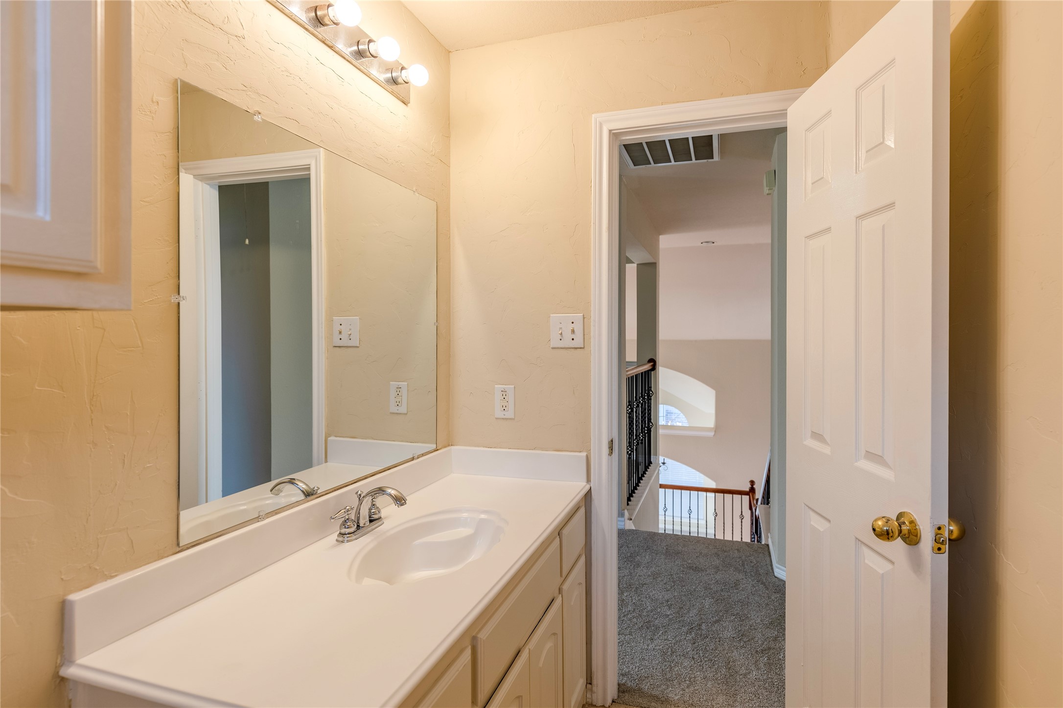 8410 Royal Montreal Drive