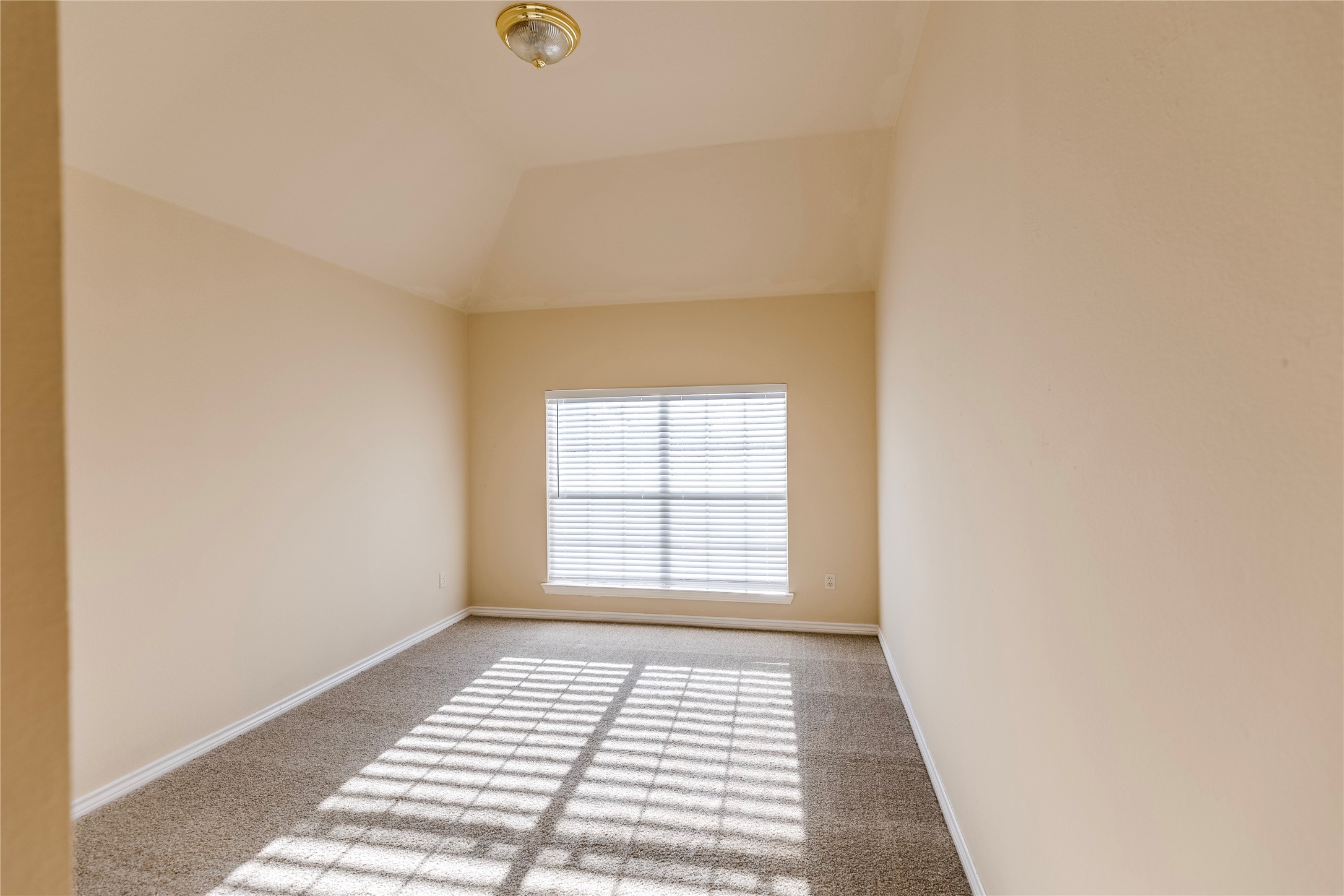 8410 Royal Montreal Drive