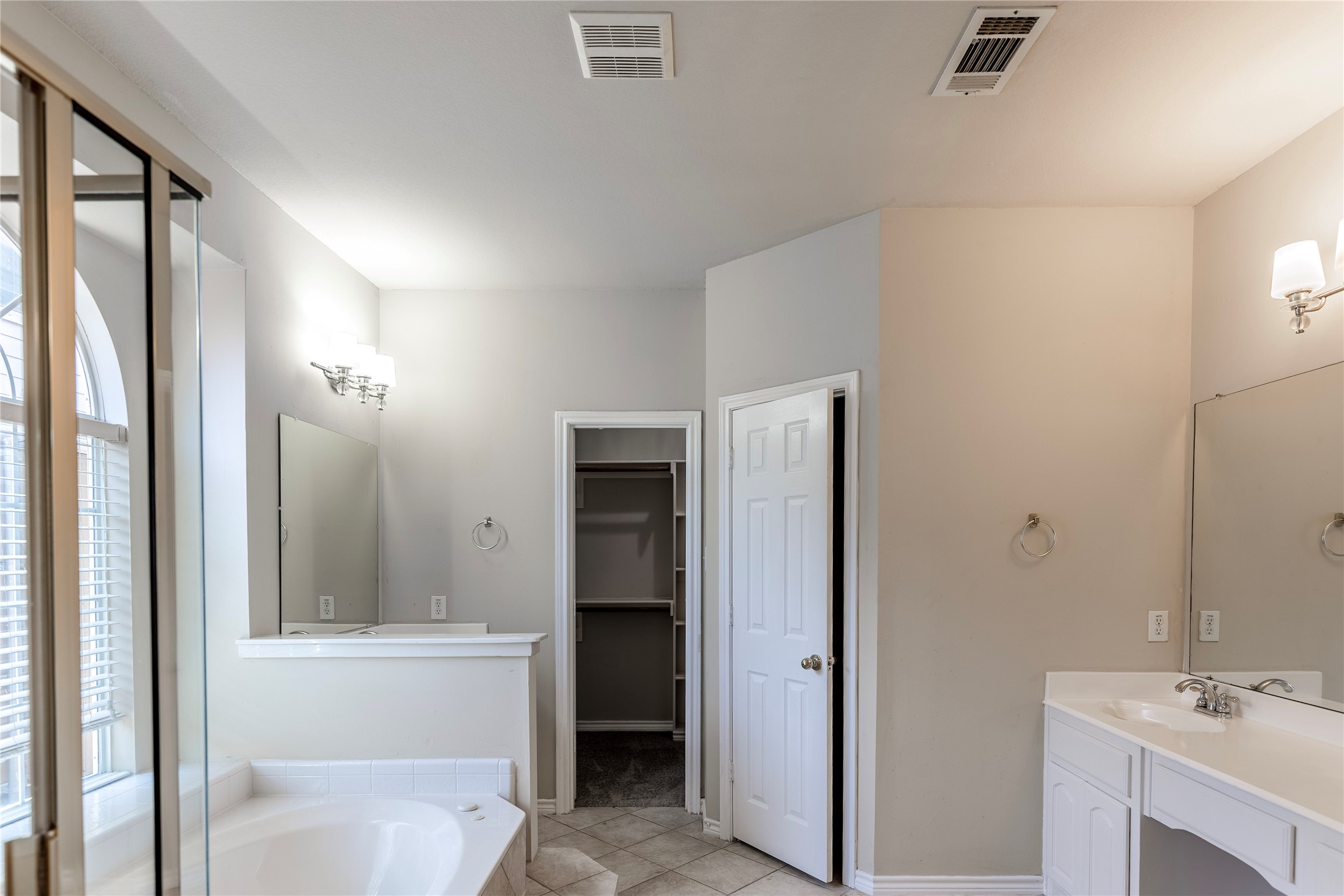 8410 Royal Montreal Drive