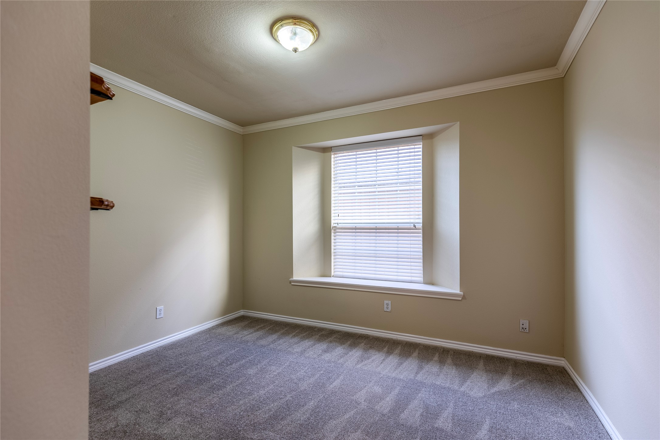 8410 Royal Montreal Drive