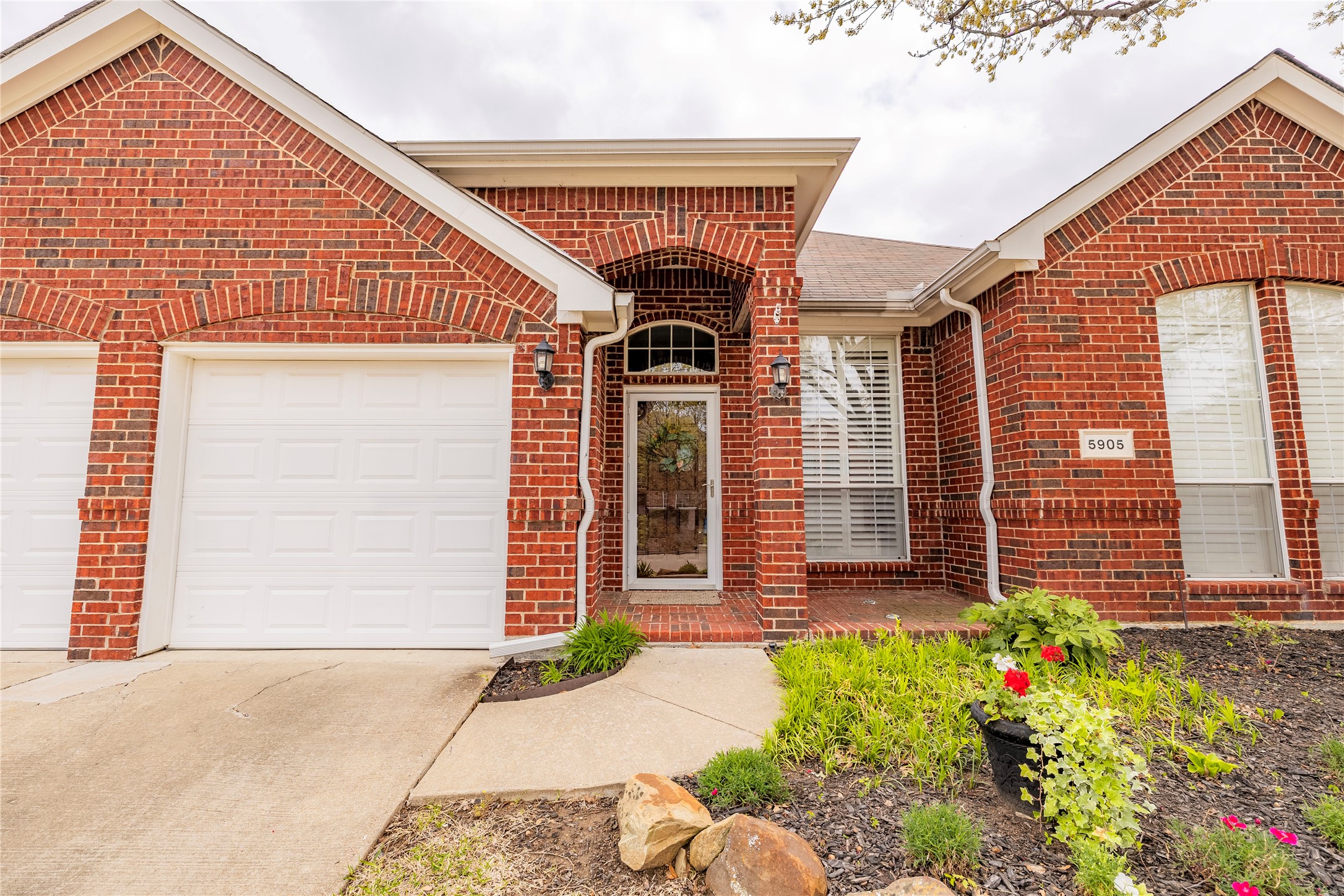 5905 Meadowcrest Lane