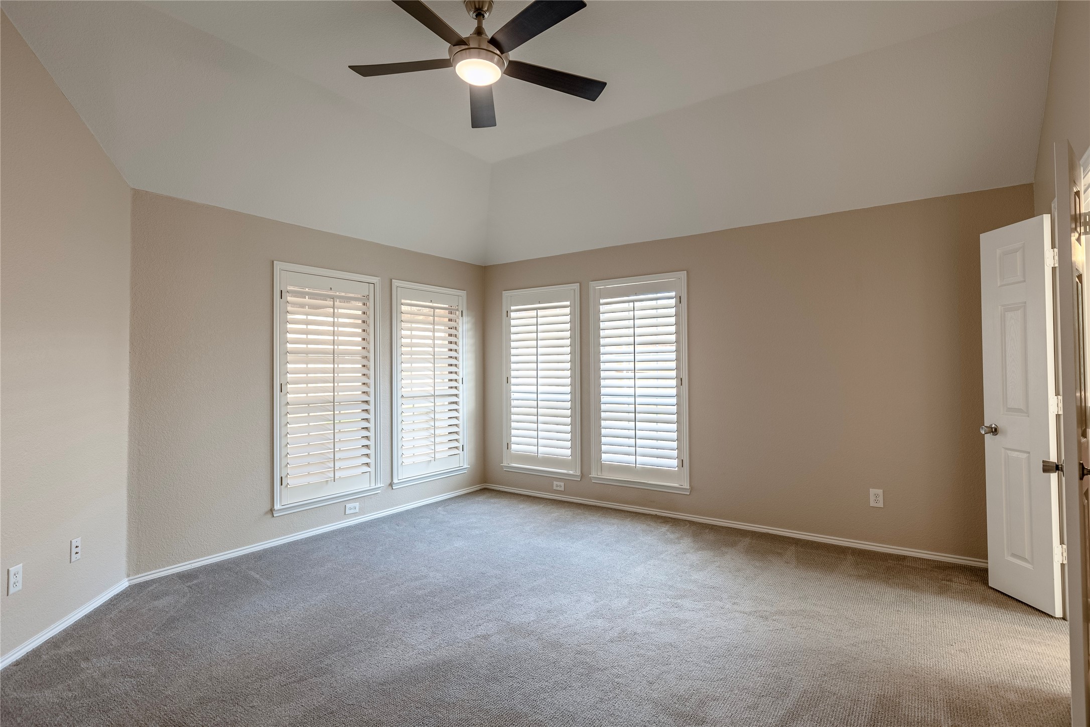 5905 Meadowcrest Lane