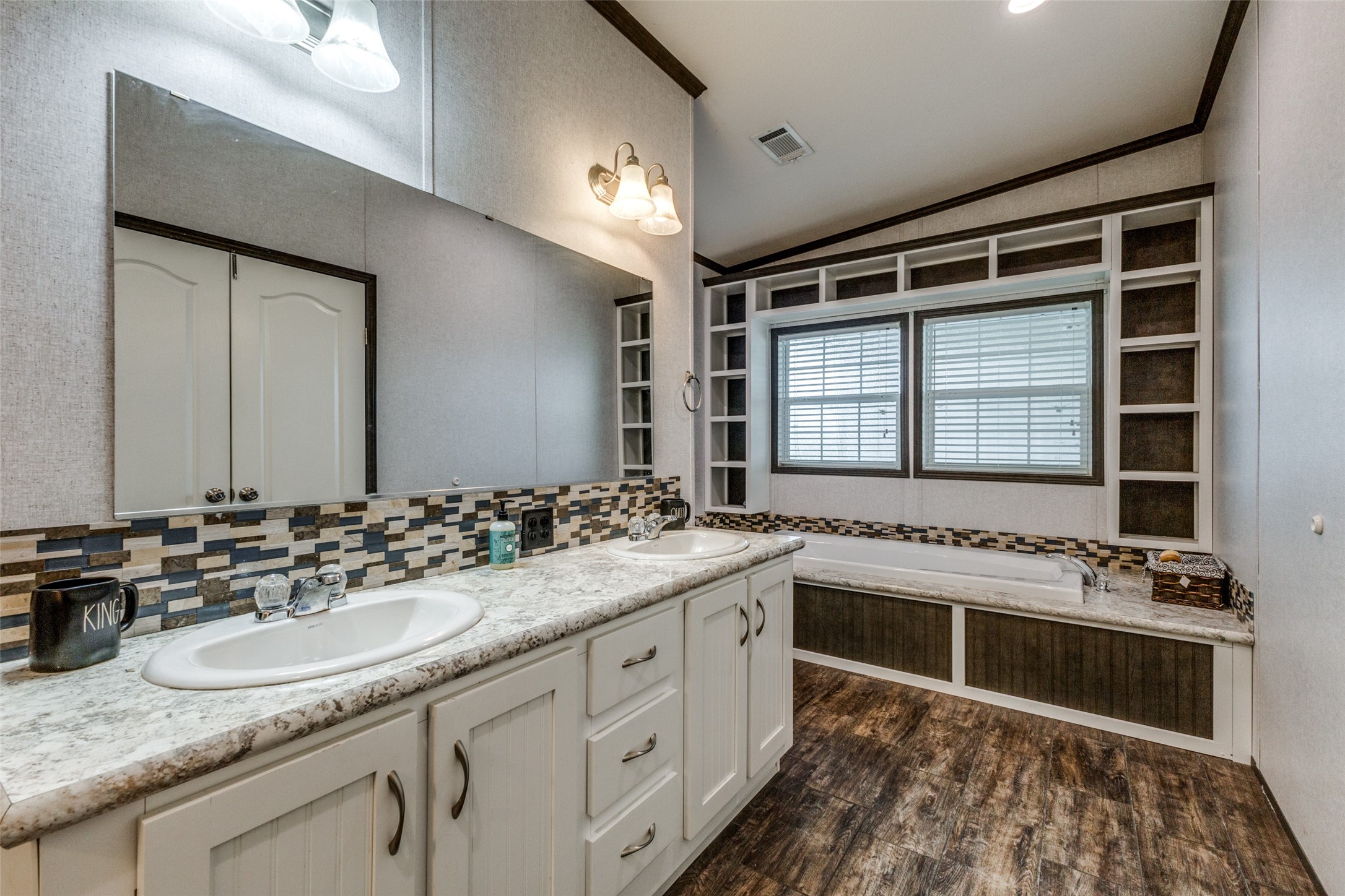 19776 County Road 4043