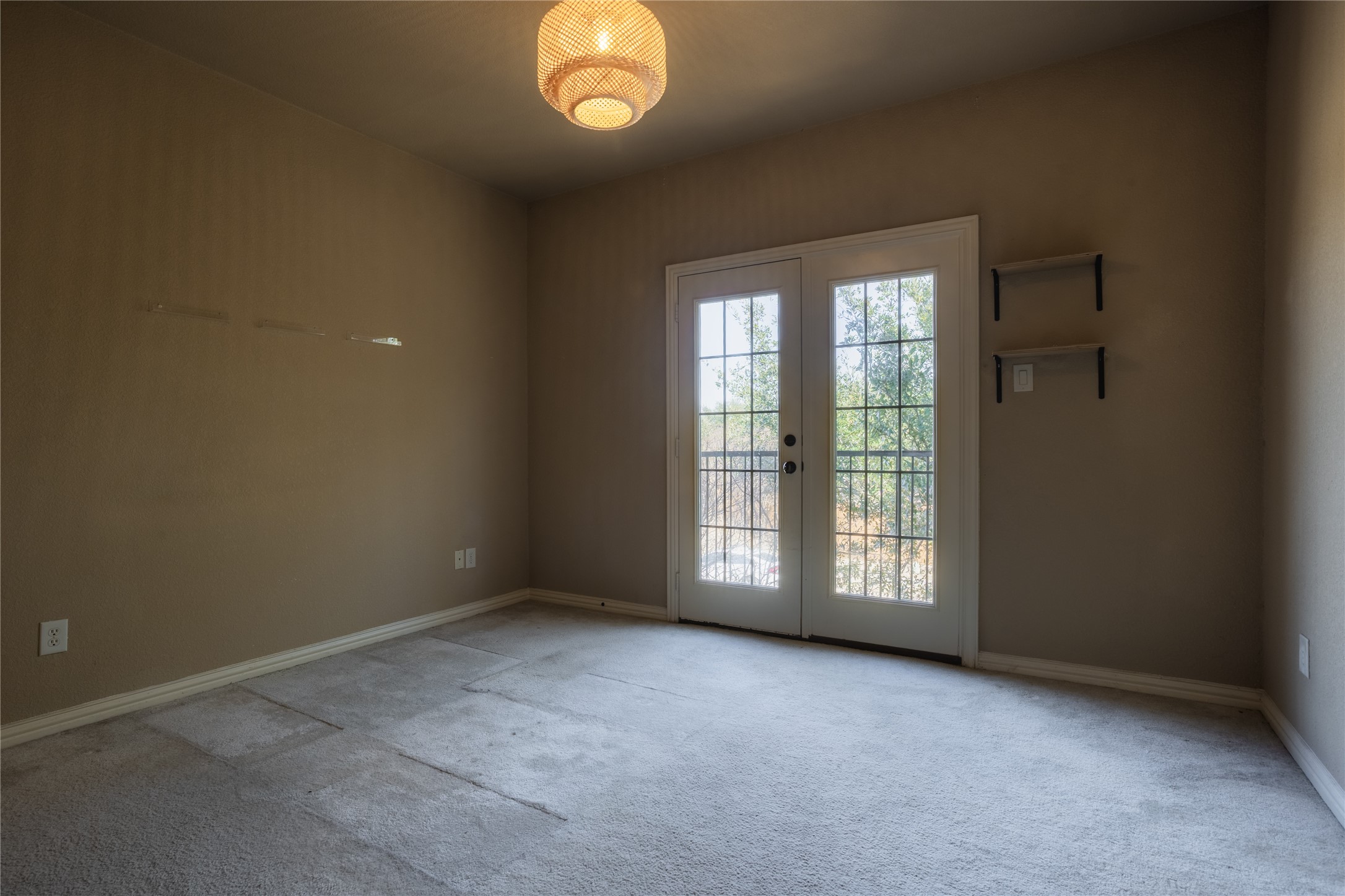 5620 Creek Crossing Lane