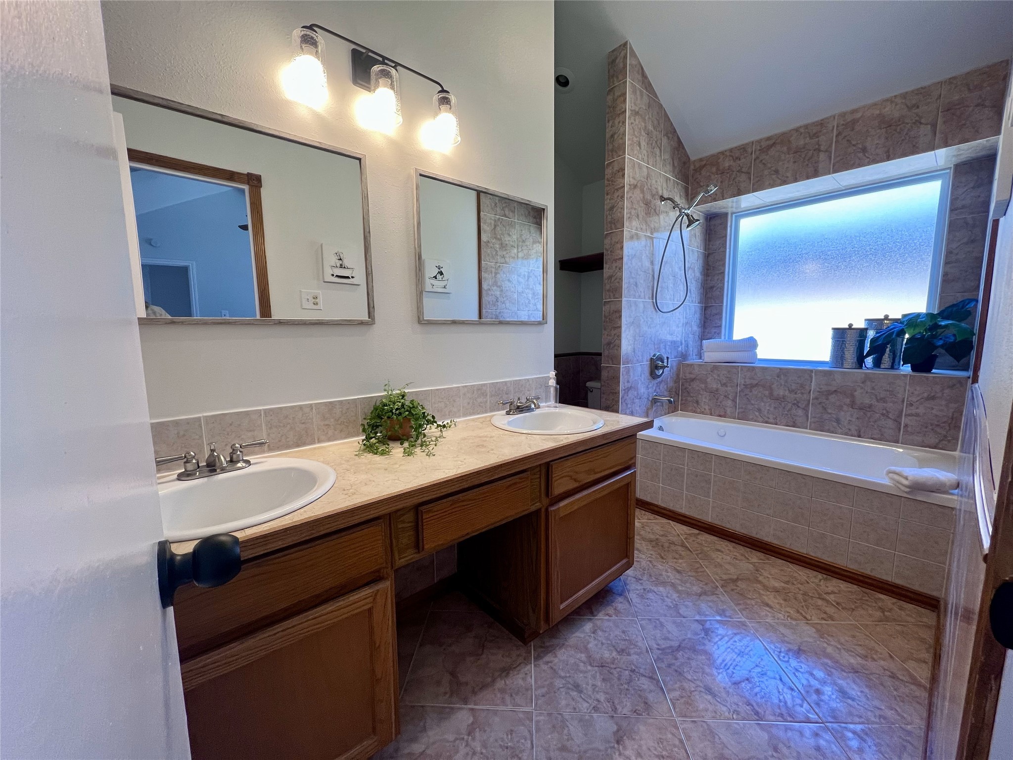 7809 Meadowlark Lane