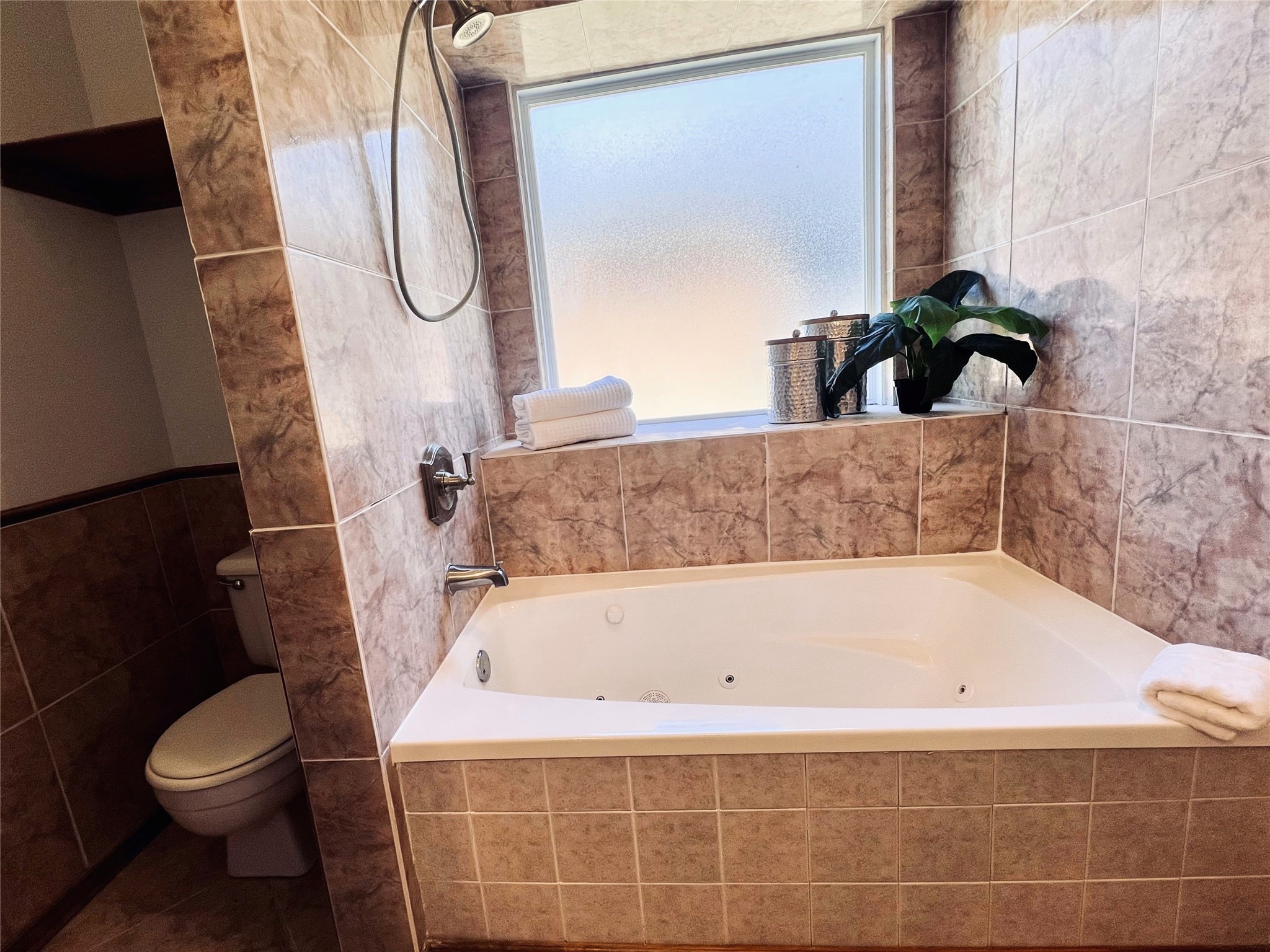 7809 Meadowlark Lane