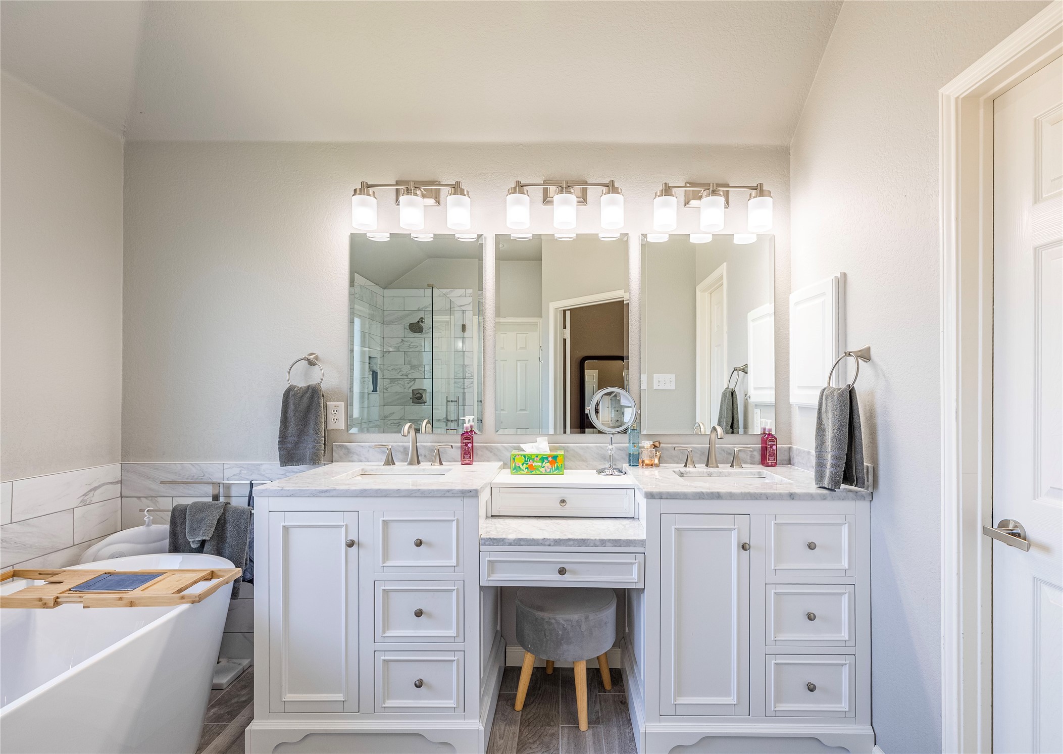 6203 Meadowcrest Lane