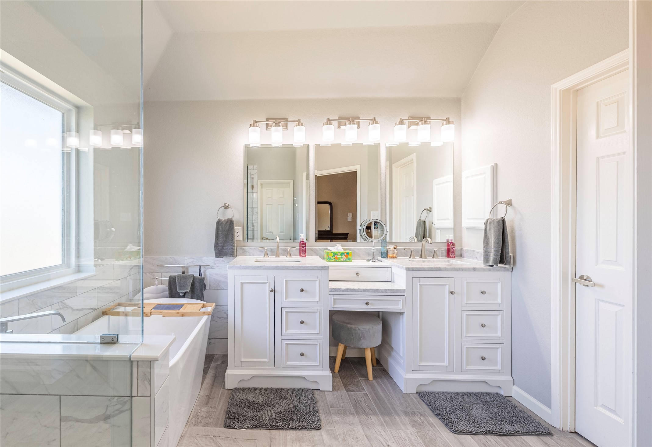 6203 Meadowcrest Lane