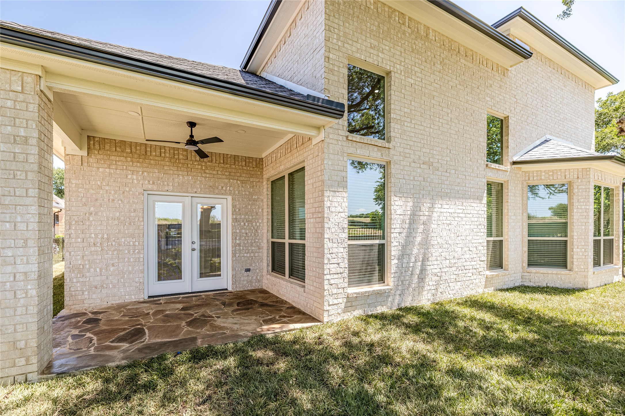 2902 Bluffview Drive