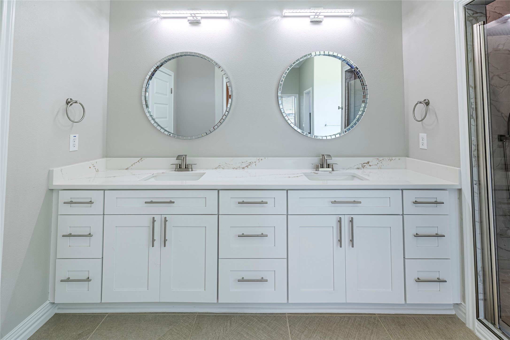 2902 Bluffview Drive