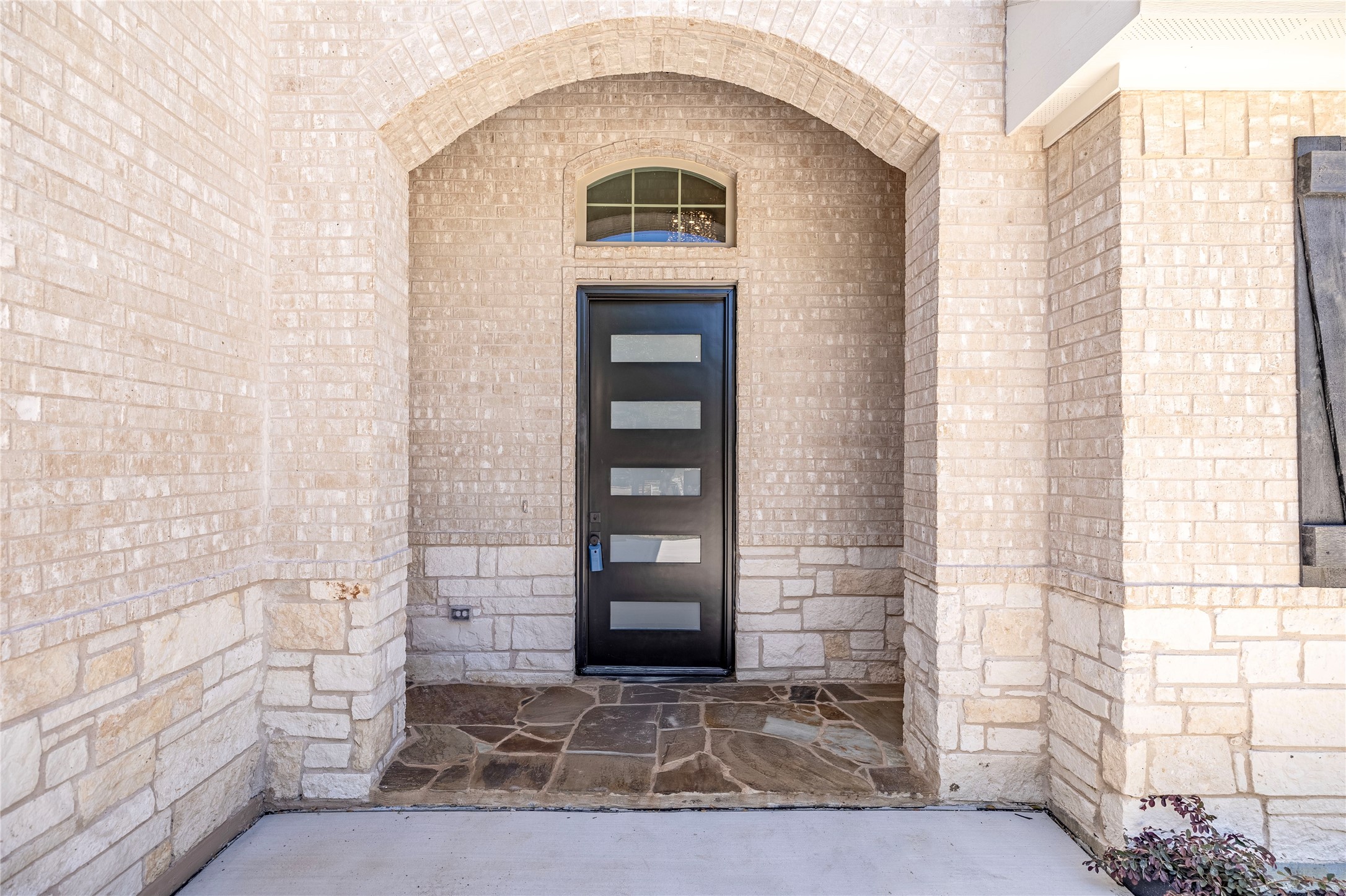 2902 Bluffview Drive