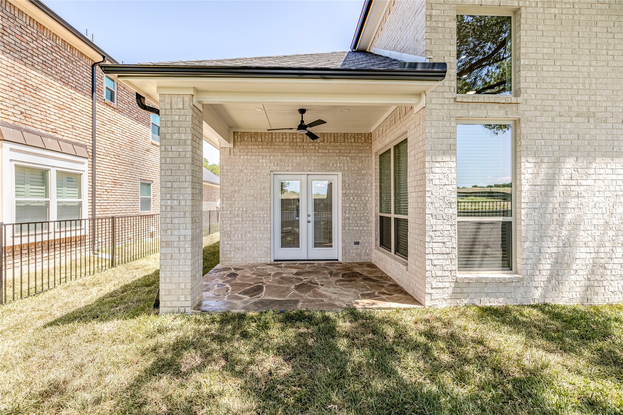 2902 Bluffview Drive