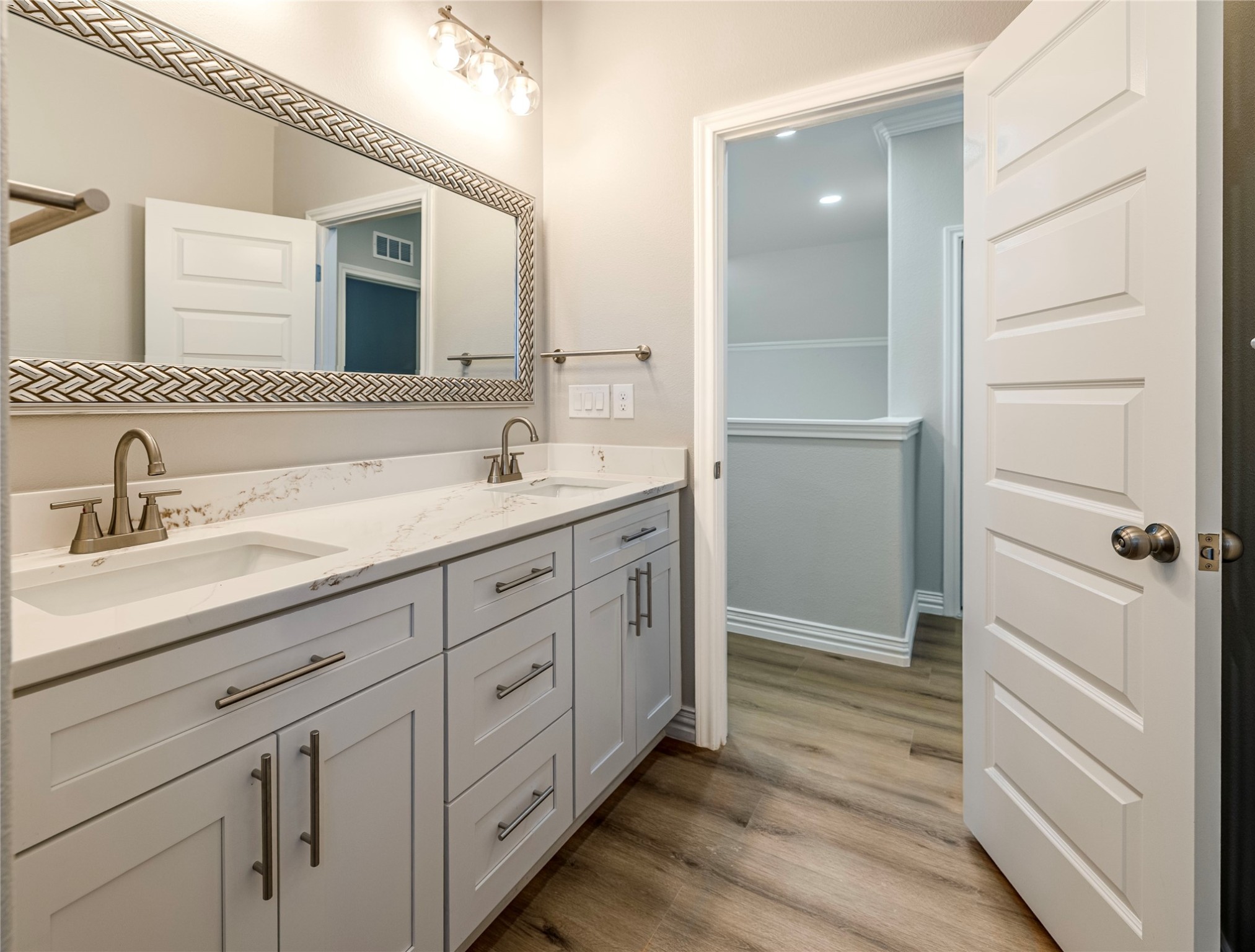 2902 Bluffview Drive