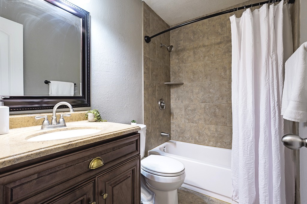 832 Greenhaven Drive