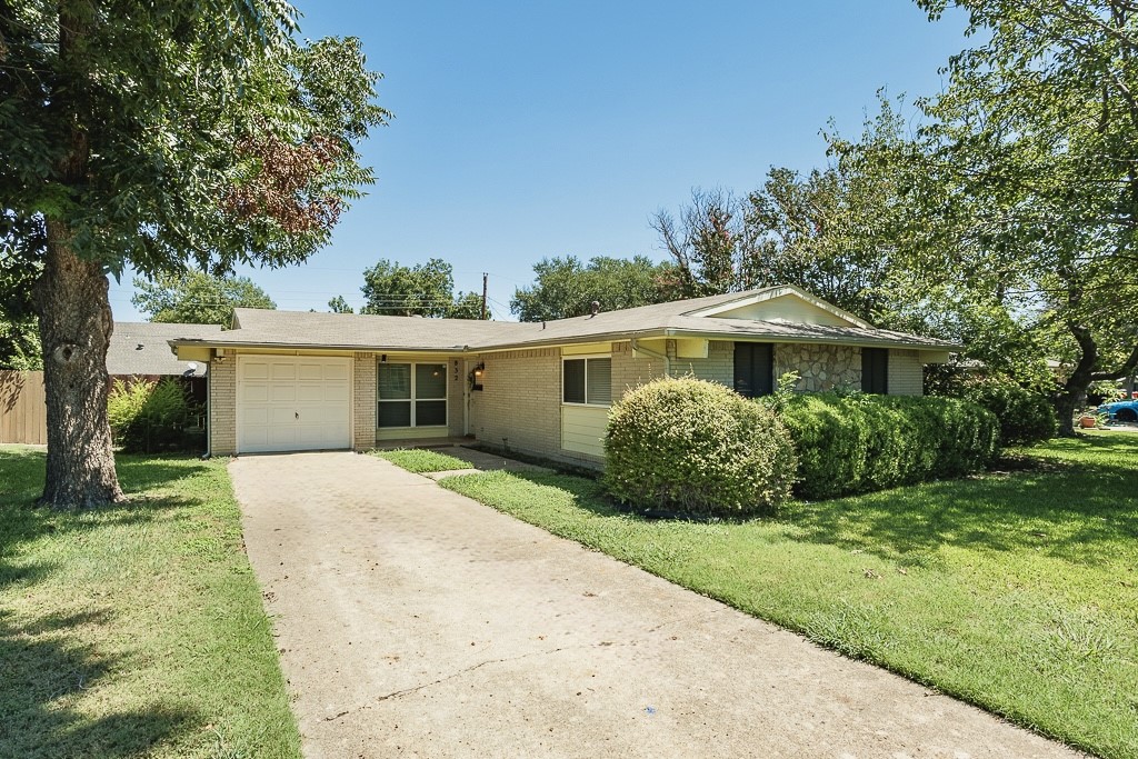 832 Greenhaven Drive