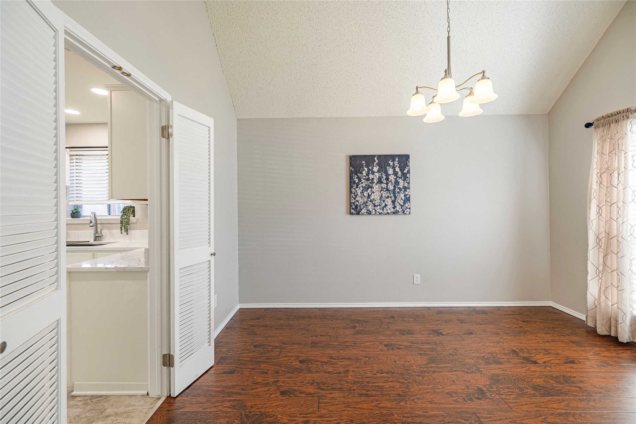 1805 Creek Crossing