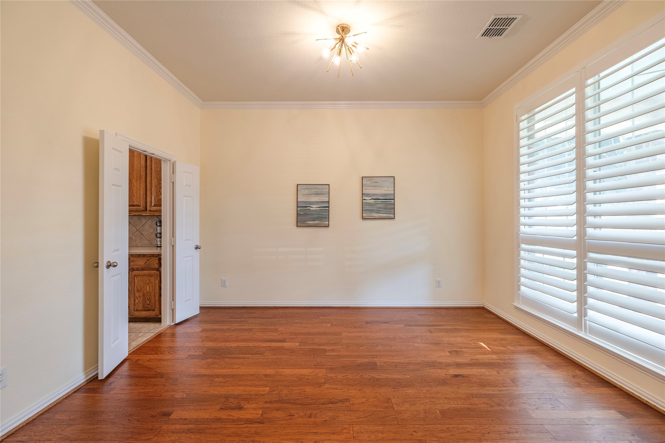 6115 Crestridge Lane