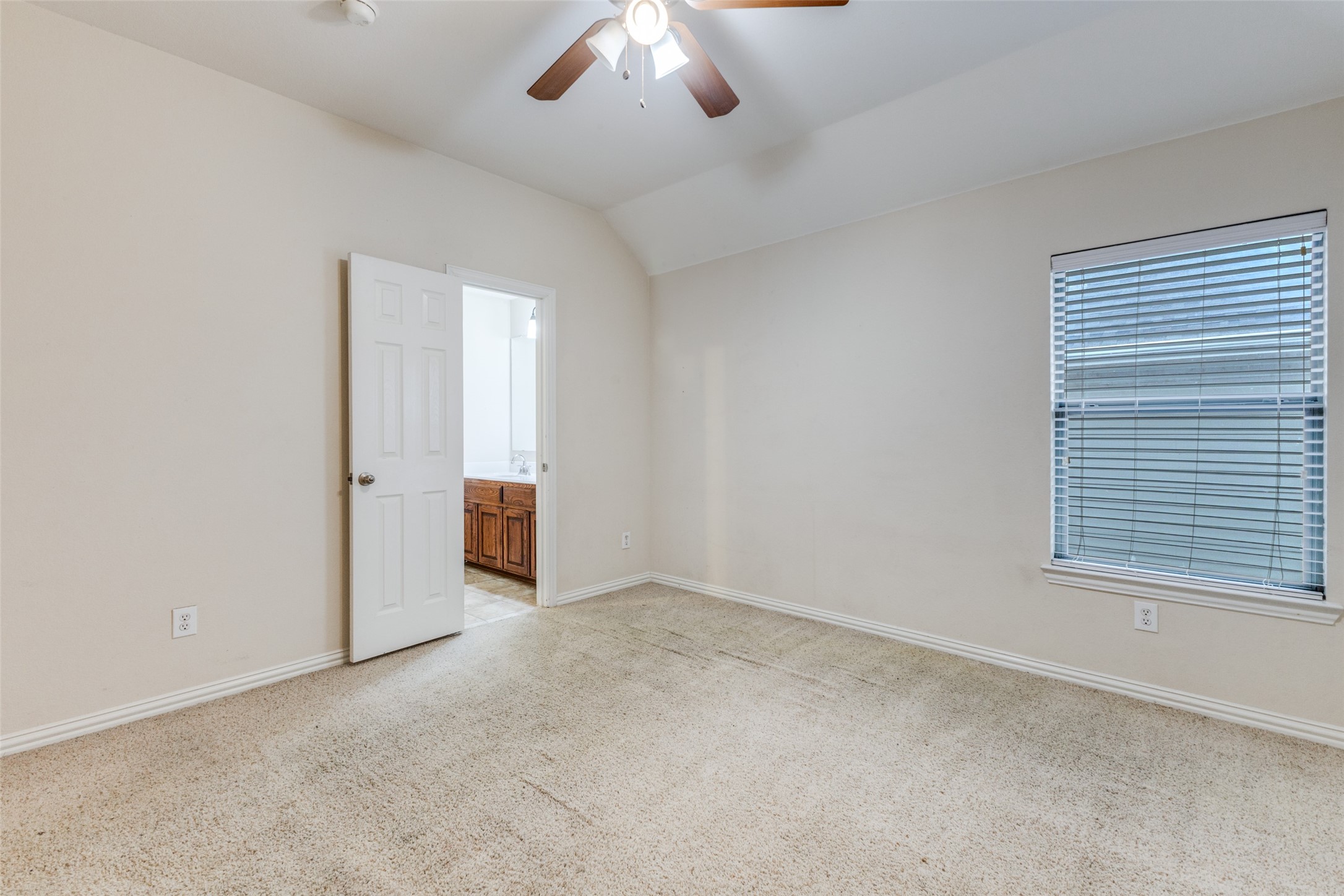 4414 Meadowview Lane