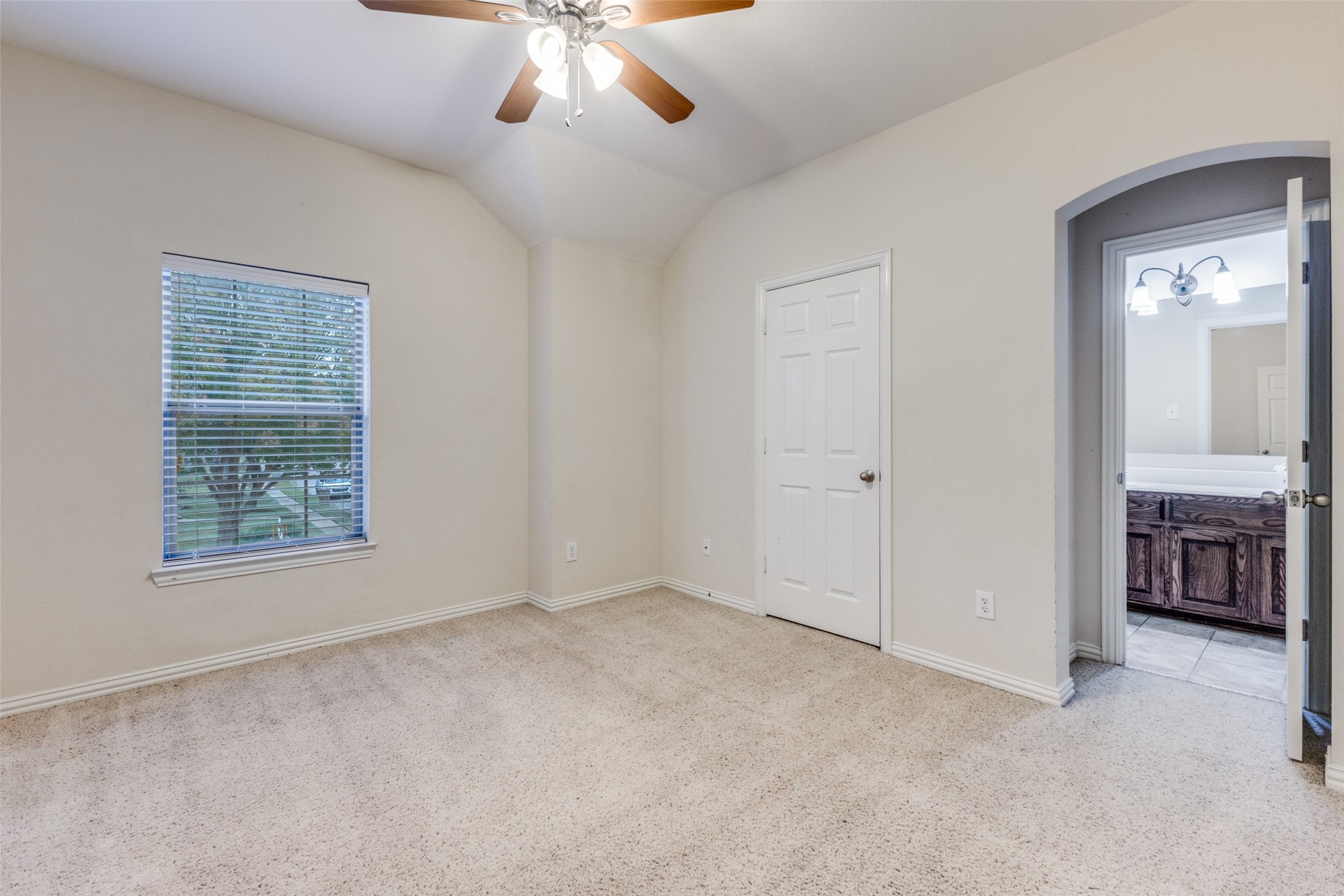 4414 Meadowview Lane