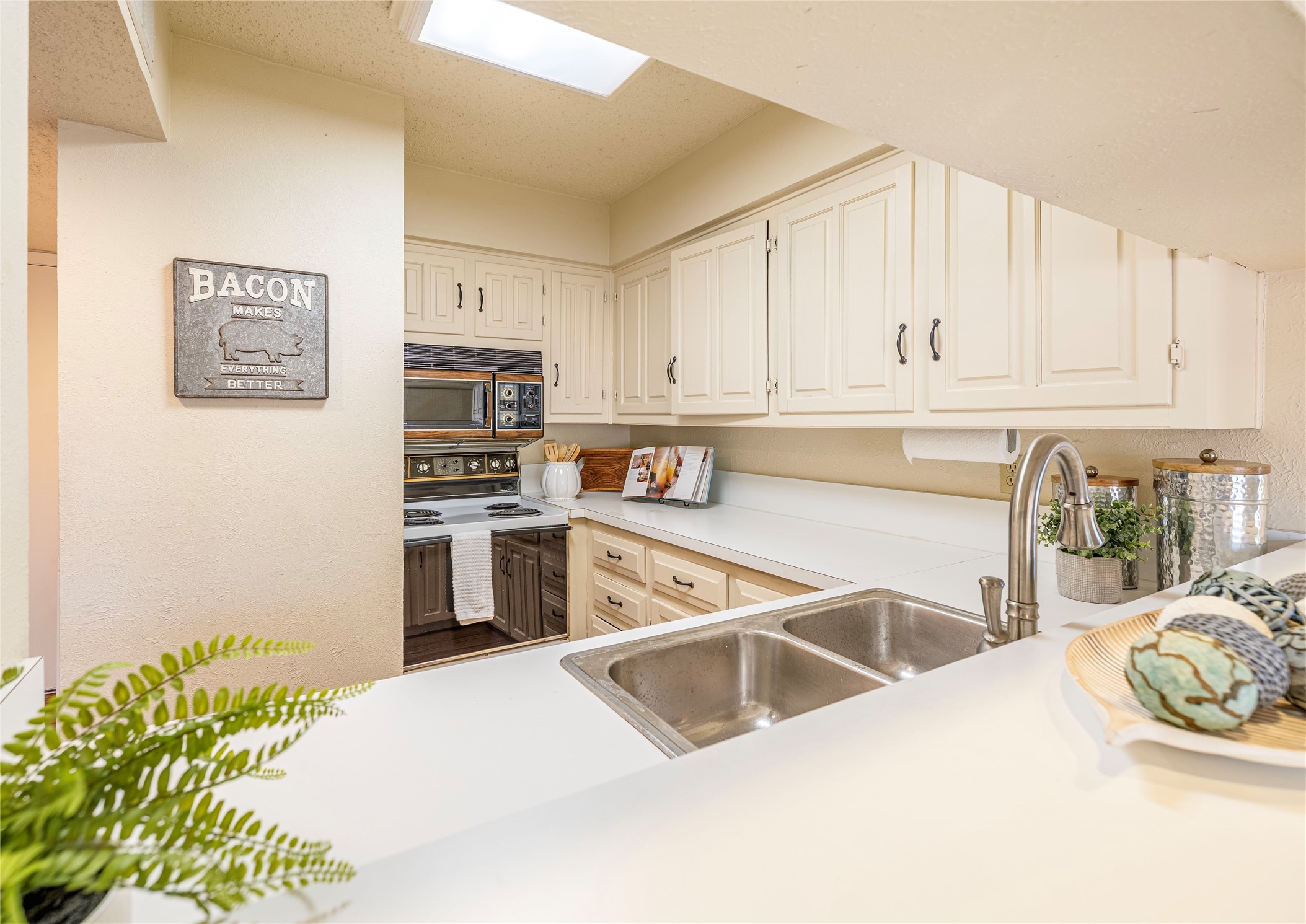 1808 Greenspring Circle