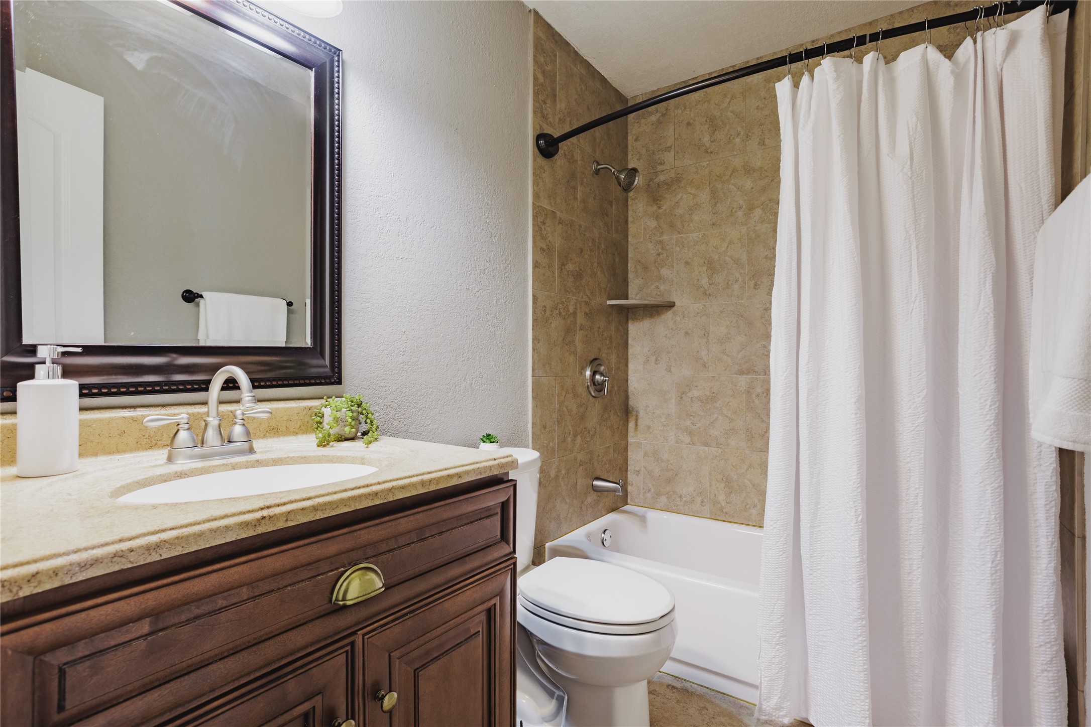 832 Greenhaven Drive