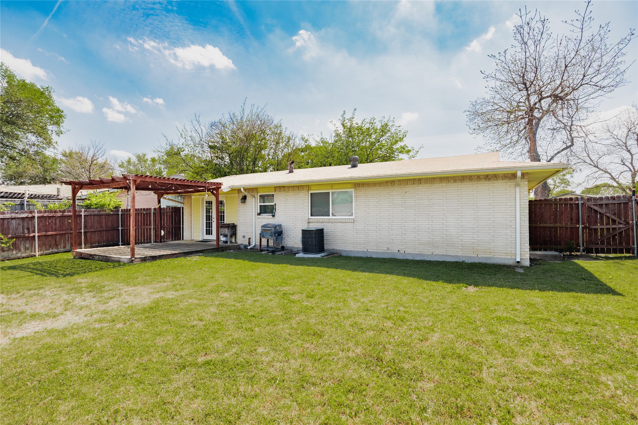 832 Greenhaven Drive