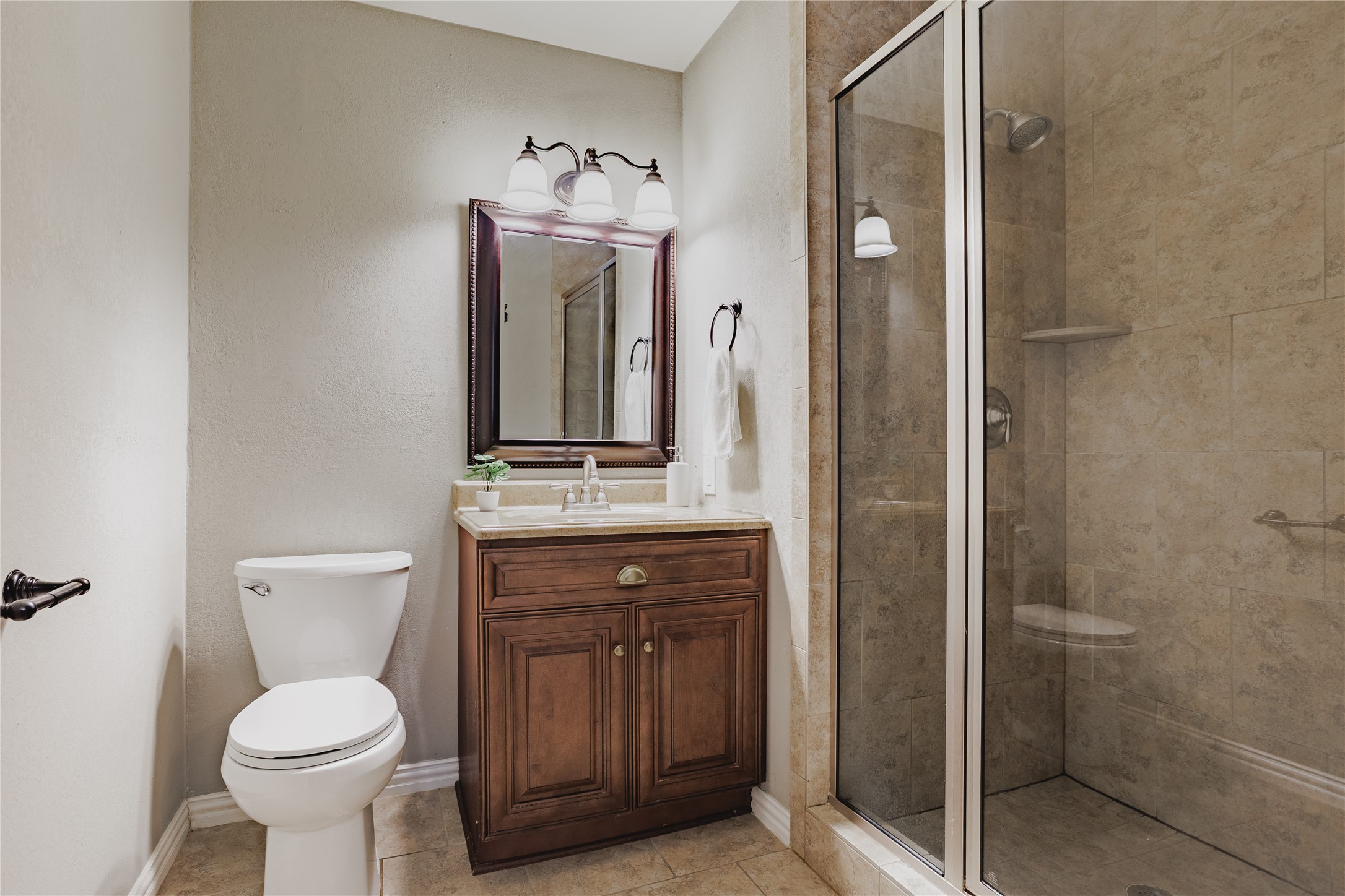 832 Greenhaven Drive