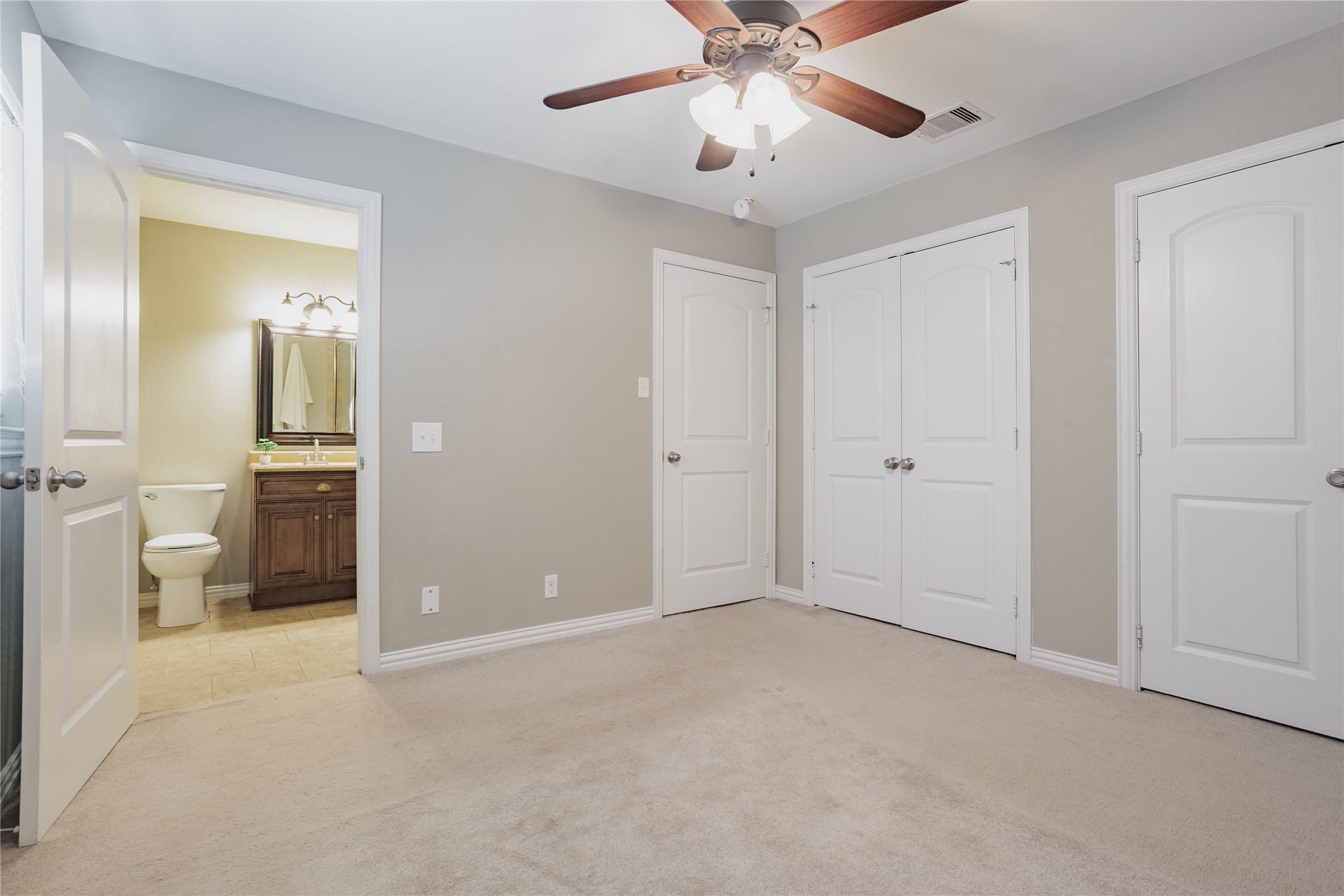 832 Greenhaven Drive