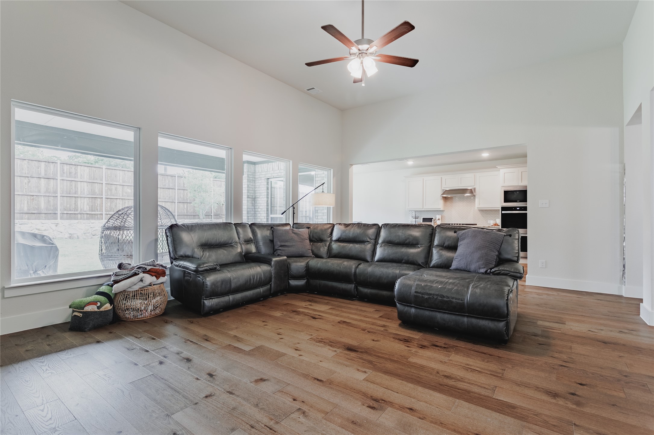 3913 Ablon Trail