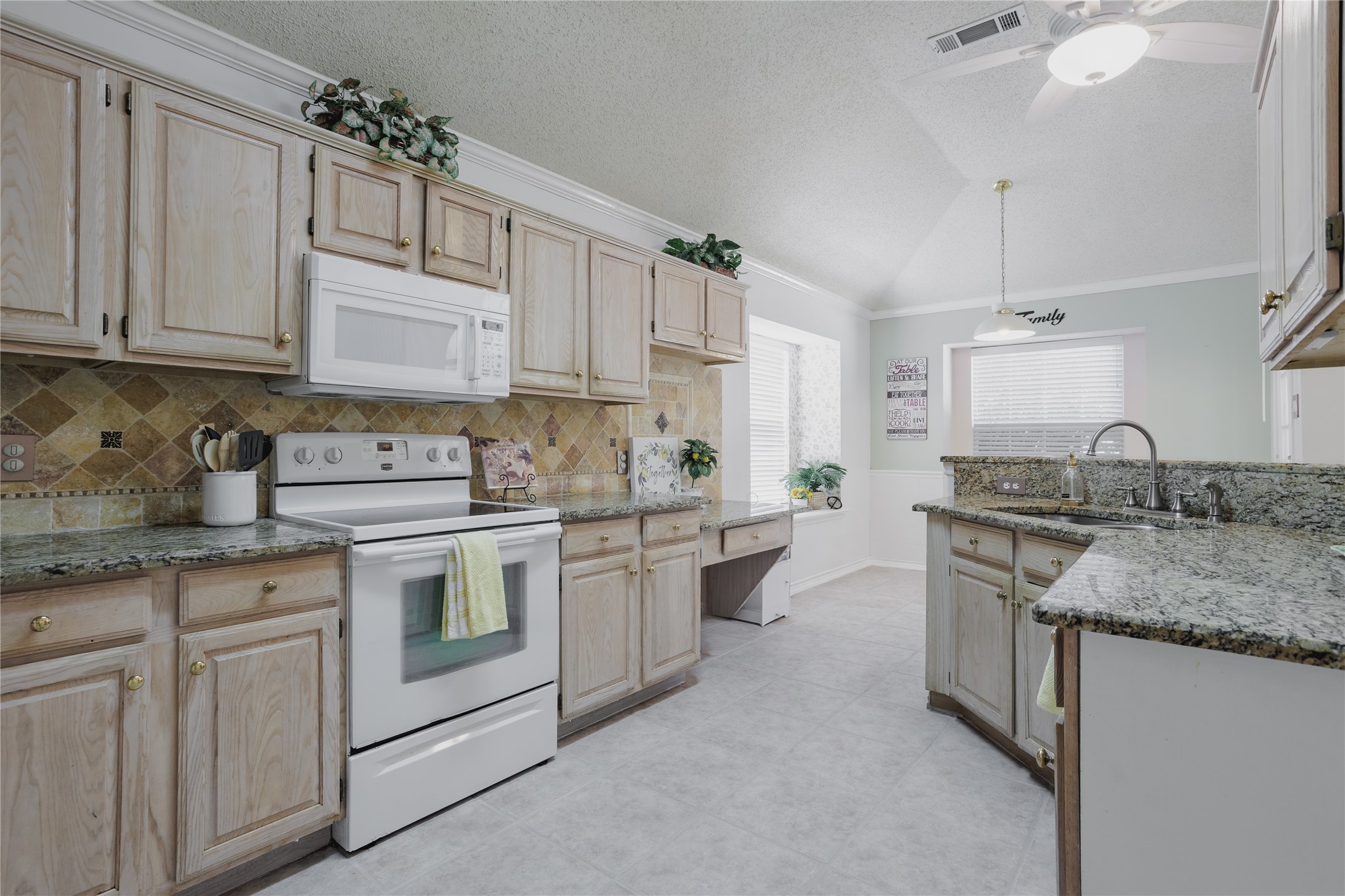 7115 Oaklawn
